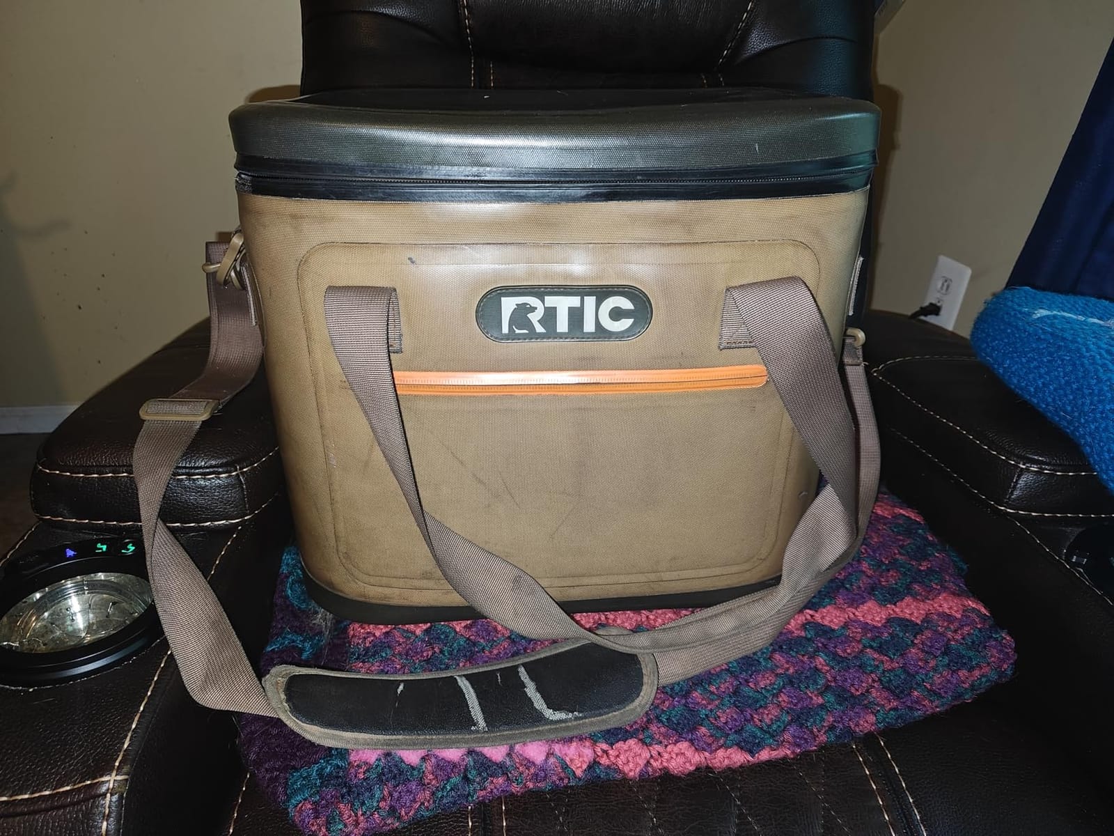 RTIC 30 Can Ultra-Tough Soft Cooler Waterproof, Insulated Soft Cooler Bag for Ice, Lunch, Beach, Drinks, Travel, Camping, Picnic, Car and Hiking, Floating, Leakproof customer photo 1