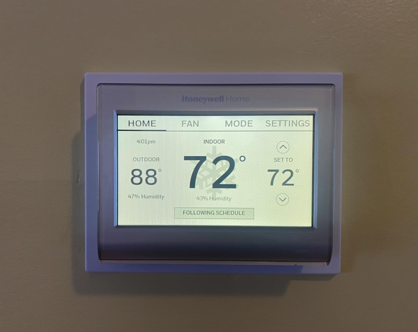 Honeywell Home RTH9585WF Wi-Fi Smart Color Thermostat, 7 Day Programmable, Touch Screen, Energy Star, Alexa Ready, C-Wire Required customer photo 2
