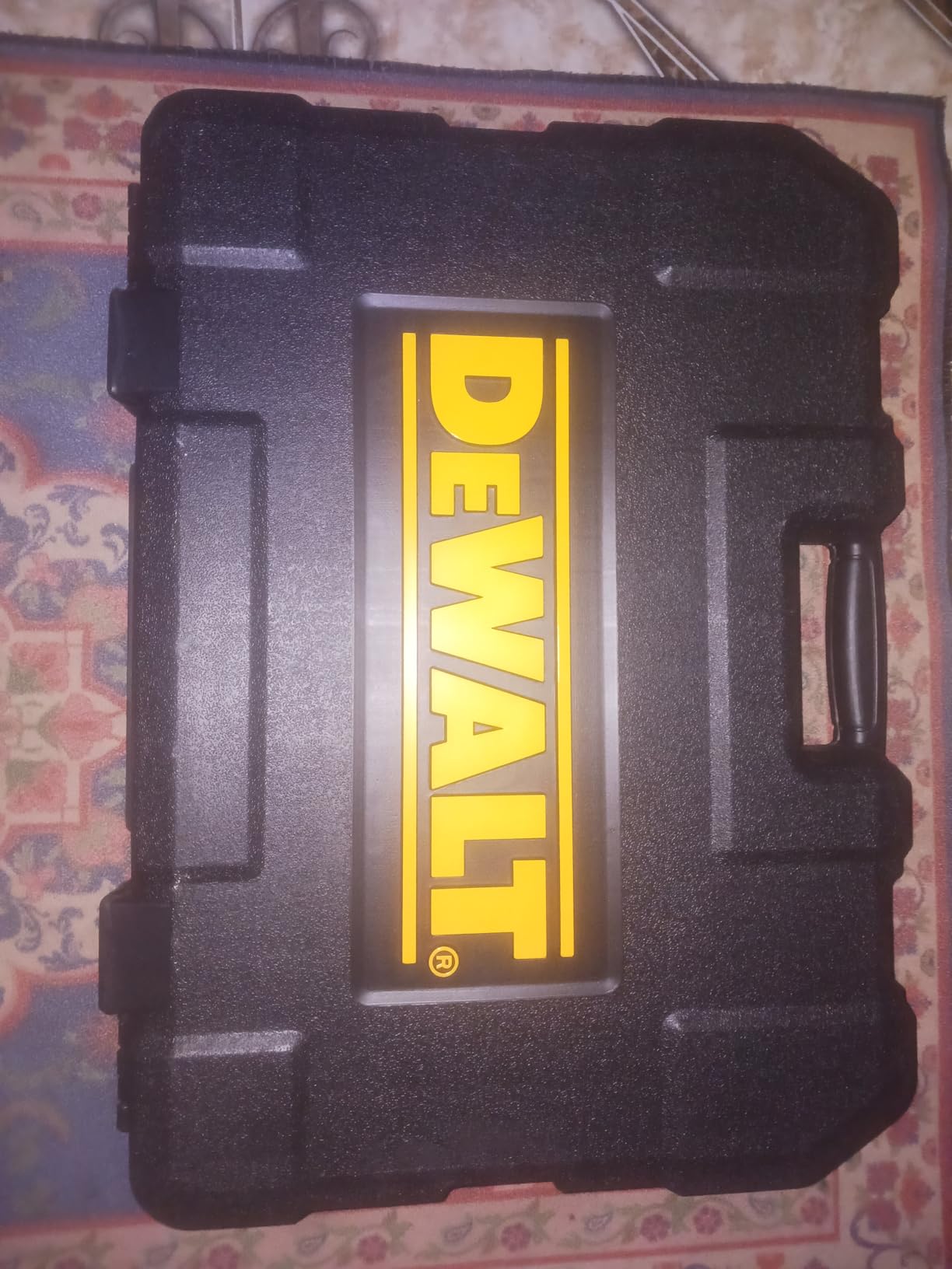 DEWALT Mechanic Tool Set, 247-Piece, 1/4 in., 3/8 in. and 1/2 in. Drive, SAE, Ratchets, Sockets, Hex Keys, Combination Wrenches, Polish Chrome Finish (DWMT81535) customer photo 2