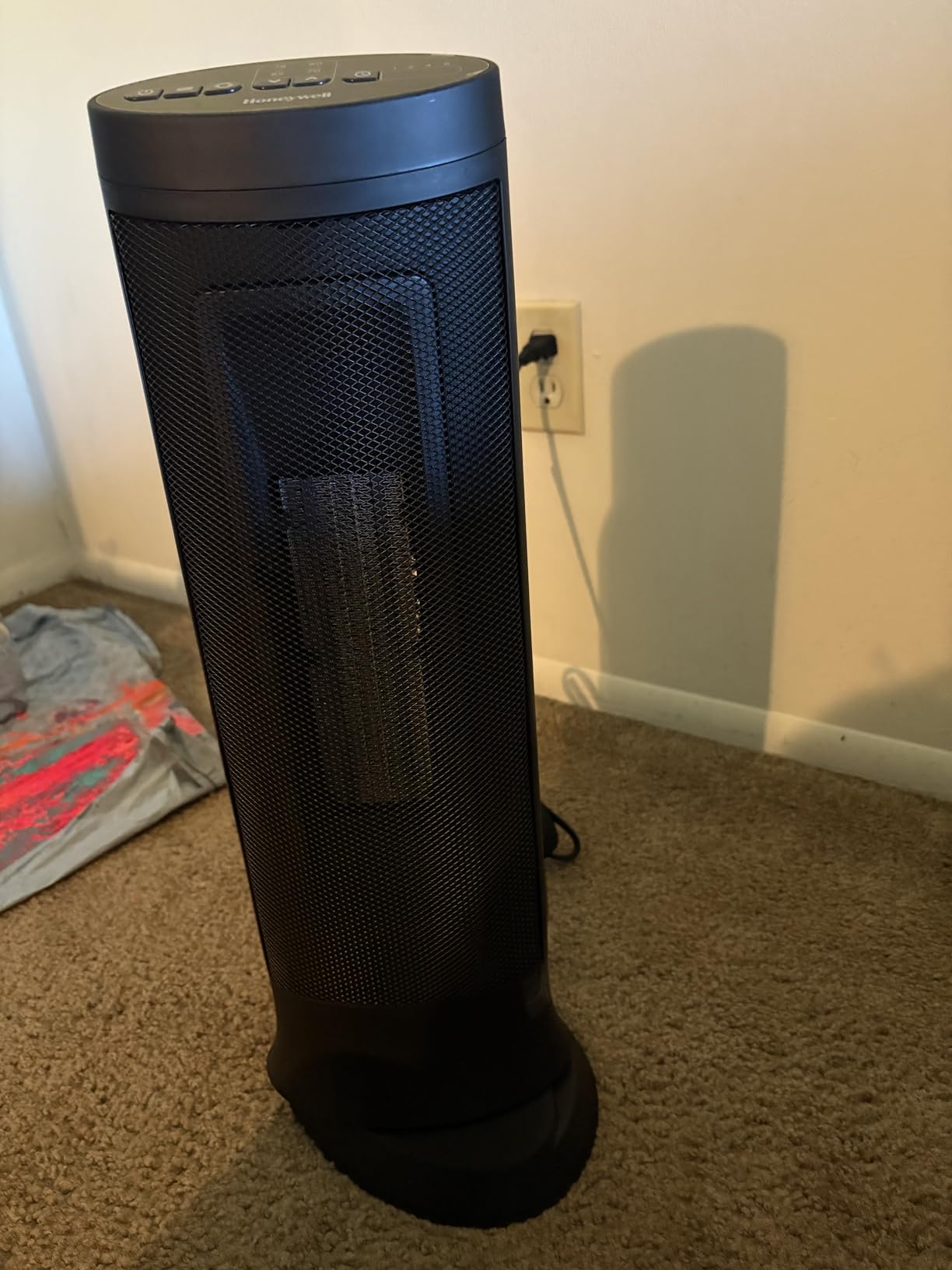 Honeywell Slim Ceramic Tower Heater, Large Room, Digital Controls, Oscillation, Programmable Thermostat, 1500W customer photo 2
