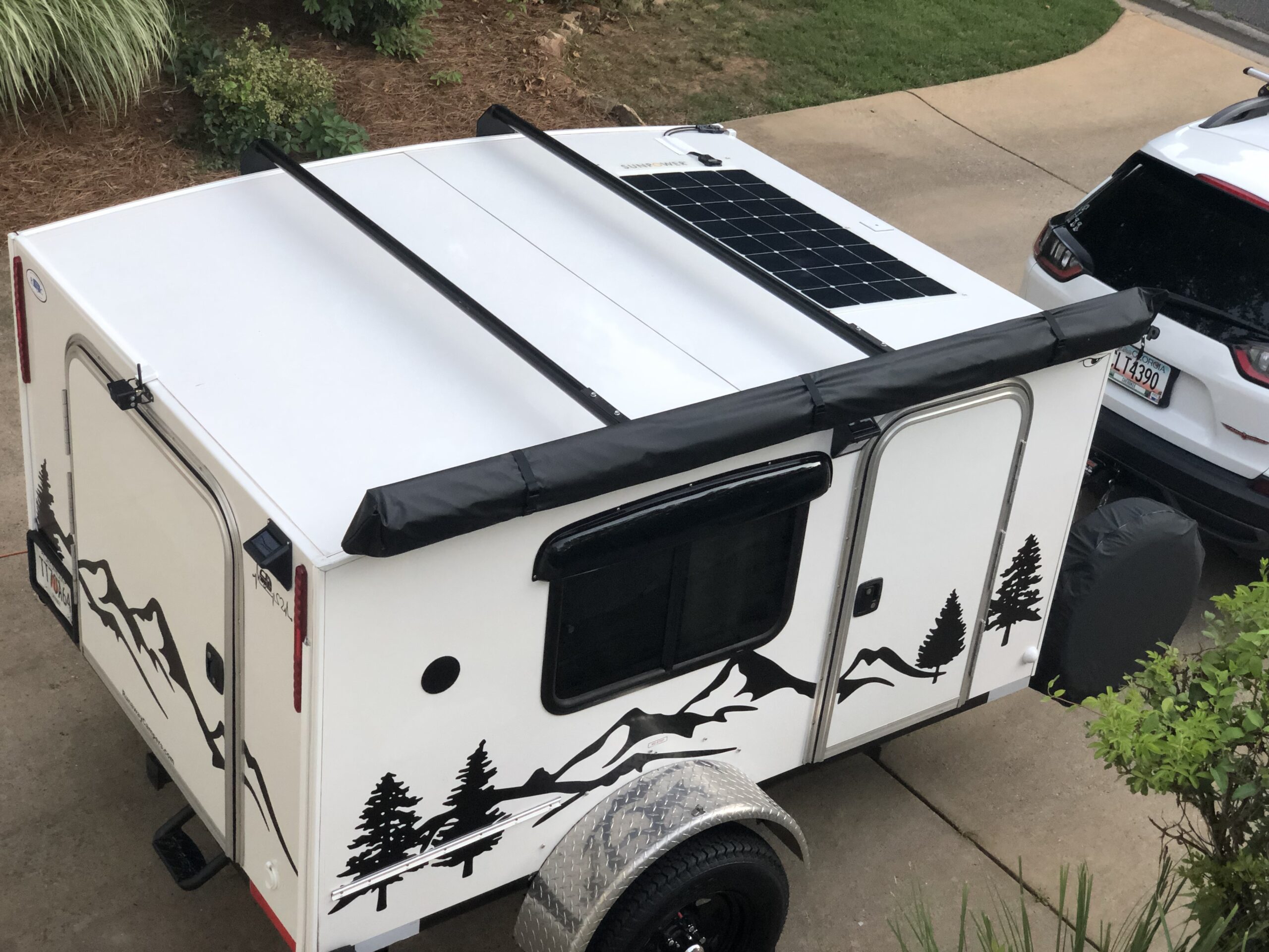 SUNPOWER Portable Solar Panels, Flexible Panel / Monocrystalline Cells / Lightweight/ MC4 Connectors Camping, boats, RV + more (100W) customer photo 1