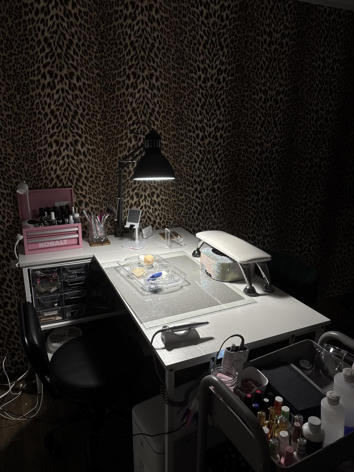 MAYKOBA Salon Nail Pedicure Stool Pedicure Chair Dayton Black Pneumatic, Adjustable, Rolling Salon Furniture & Equipment customer photo 1