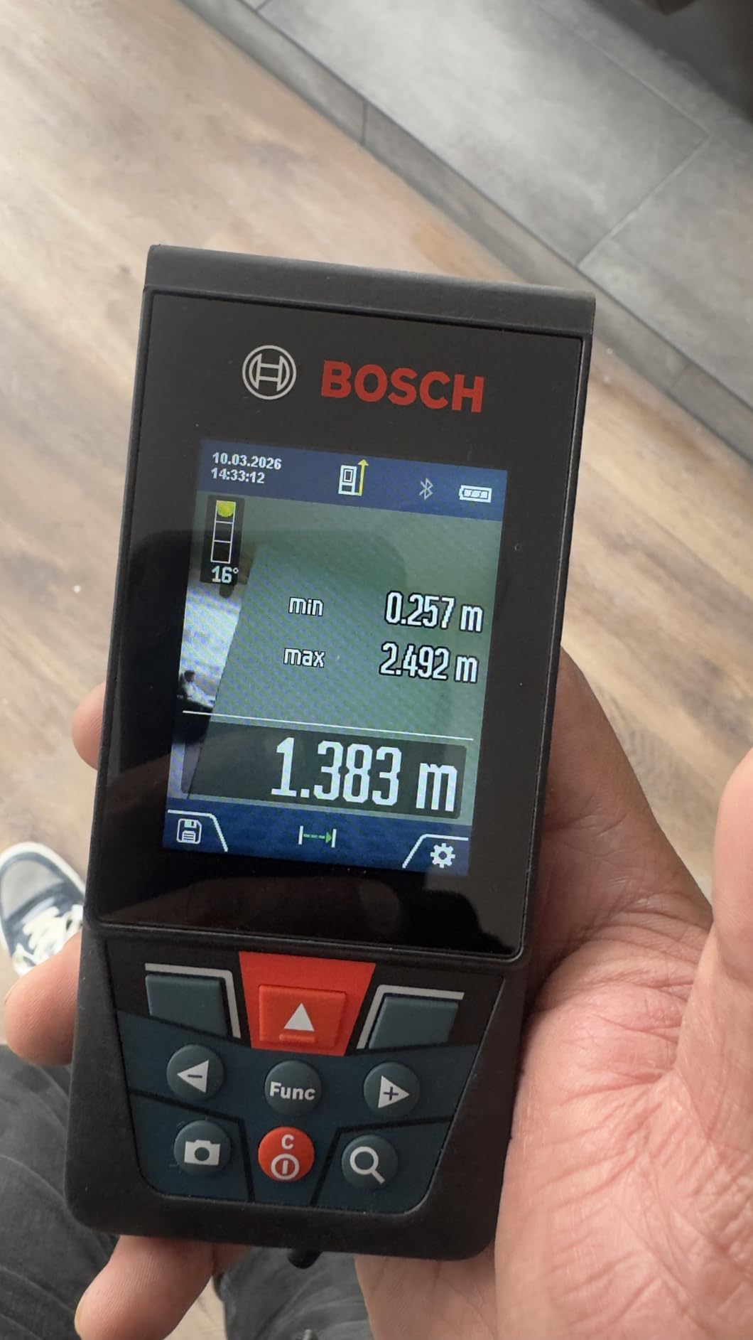 BOSCH GLM400CL 400 Ft Blaze Outdoor Connected Laser Measure, Includes 1.0 Ah 3.7V Lithium-Ion Battery & Charger, Micro USB Cable, Hand Strap, & Pouch customer photo 1
