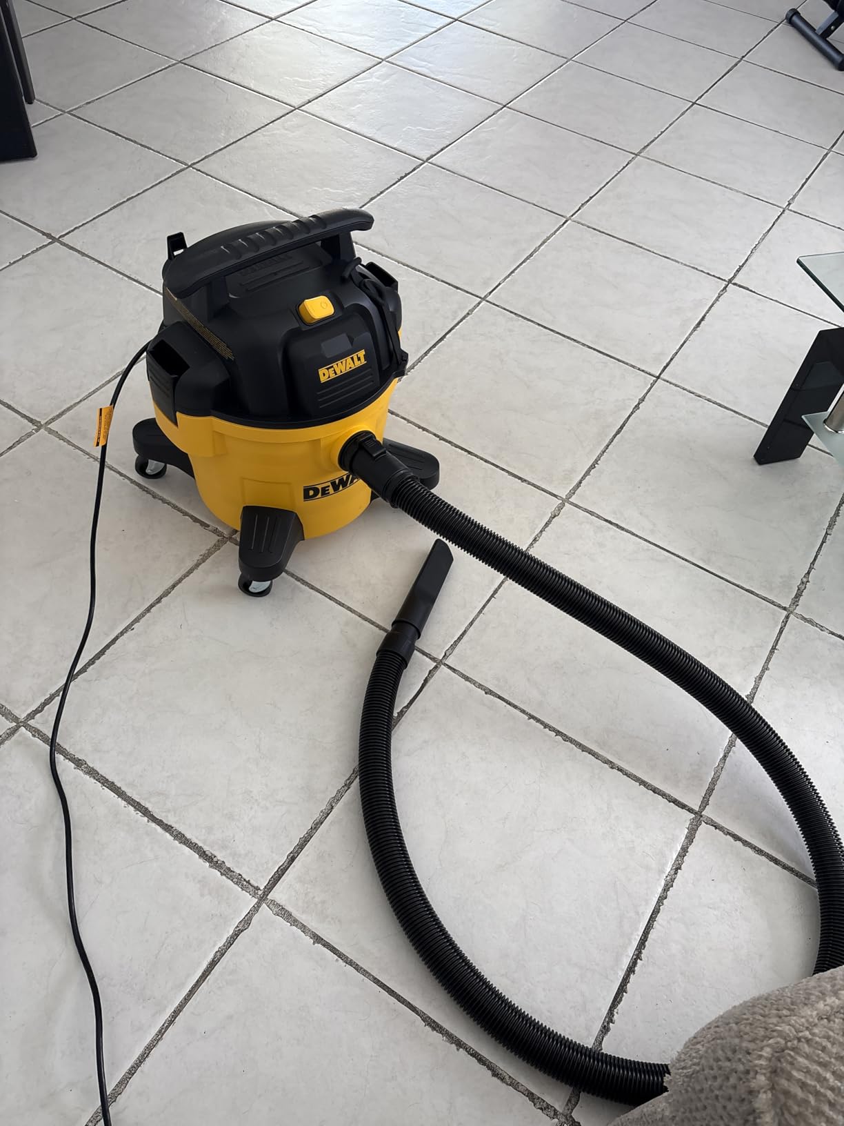 DEWALT Shop Vacuum 6 Gal 4 HP Poly Wet/Dry Vacuum with Blower DXV06P | Wet/Dry/Blower 3-in-1 Portable Poly Tank Shop Vacuum Rubberized Casters Easy Moving Ideal for Garage/Workshop/Jobsite customer photo 1