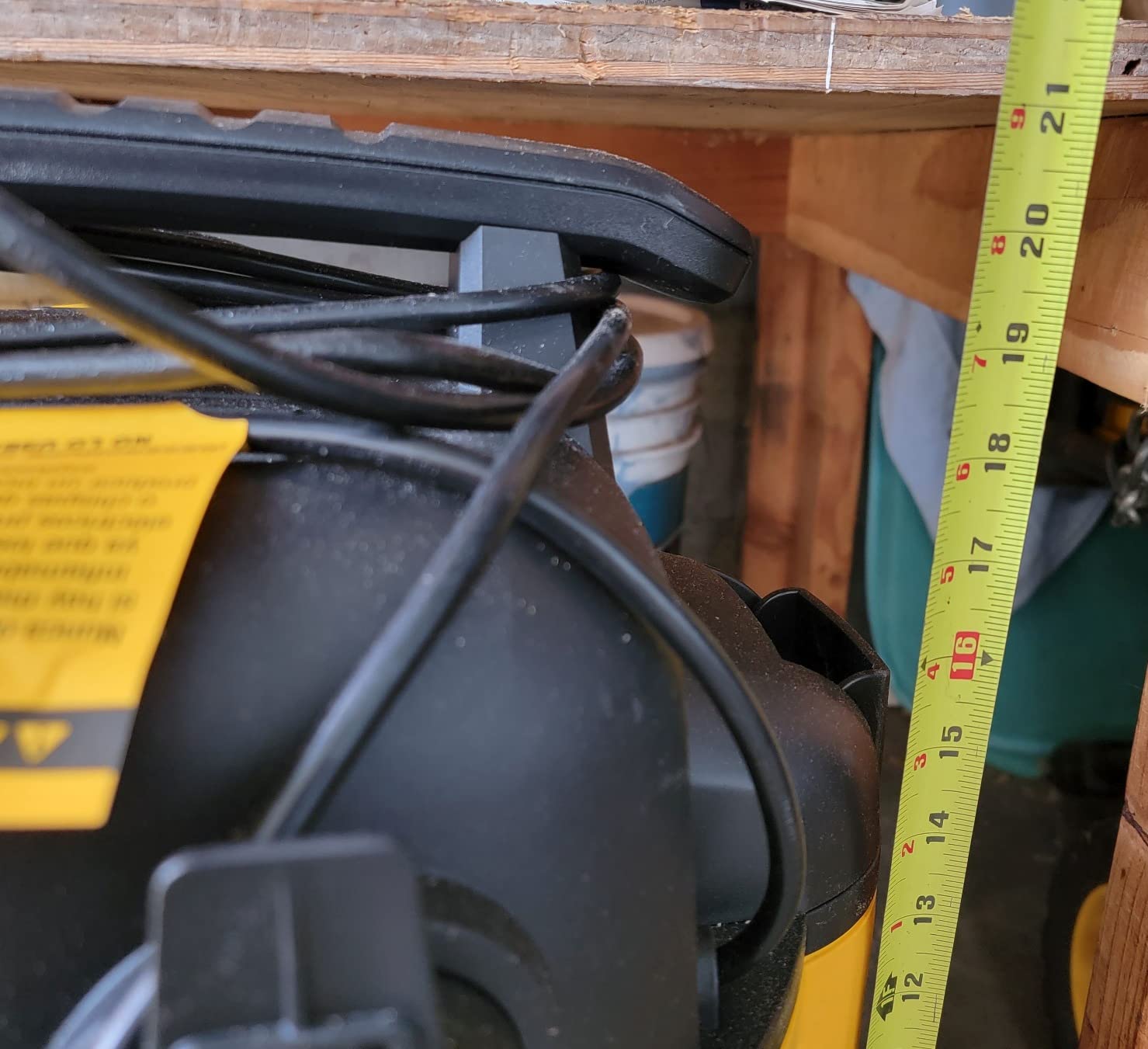 DEWALT Shop Vacuum 6 Gal 4 HP Poly Wet/Dry Vacuum with Blower DXV06P | Wet/Dry/Blower 3-in-1 Portable Poly Tank Shop Vacuum Rubberized Casters Easy Moving Ideal for Garage/Workshop/Jobsite customer photo 2