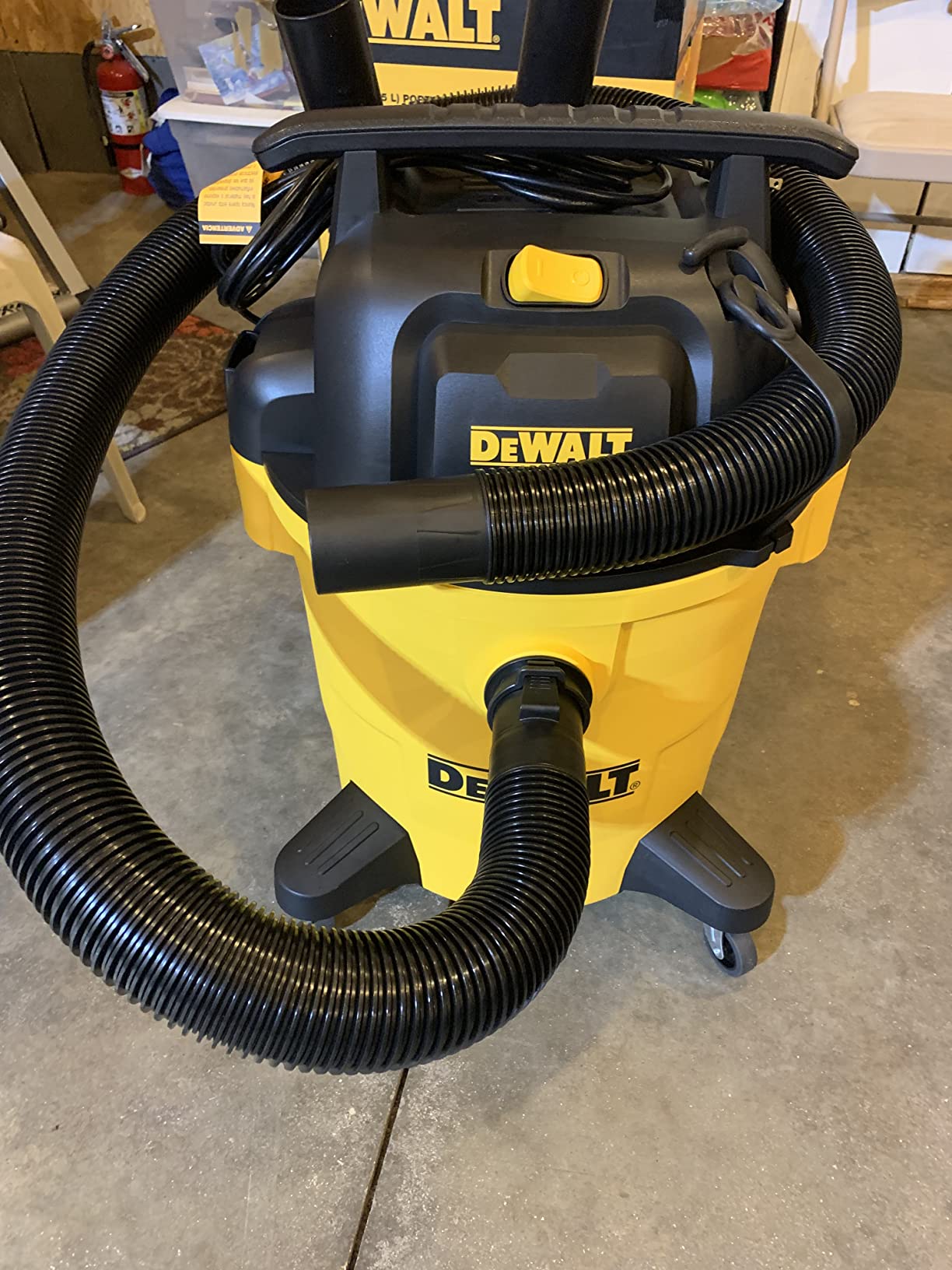 DEWALT 12 Gallon Poly Wet/Dry Vac, 5.5 HP Shop Vacuum Wet Vacuum Cleaner for Workshop, Jobsite, Commericial Area, Large Pick-Up Capacity, Yellow, DXV12P customer photo 1