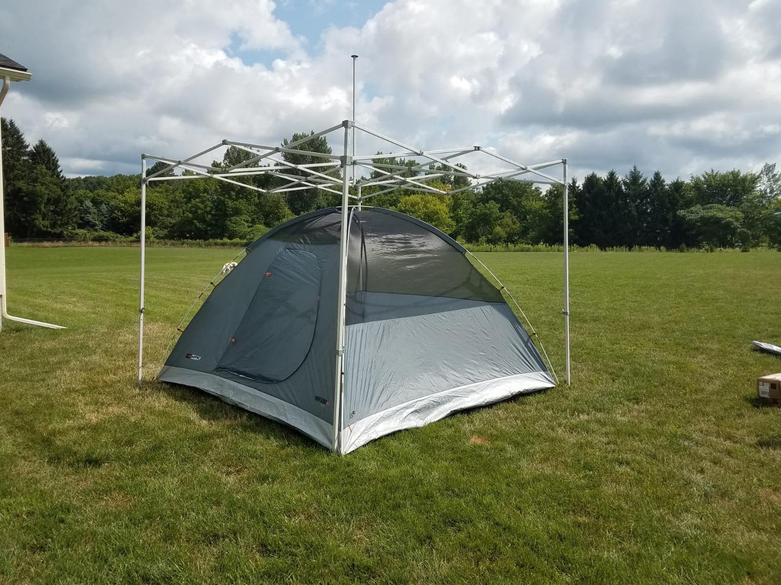 Eurmax USA 10x10ft Pop Up Canopy, Commercial Instant Tent for Outdoor Events, Patented No-Tip Rolling Storage Bag with 4 Sandbags, UV & Water Resistant, Heavy Duty Portable Shelter Gazebo, White customer photo 1