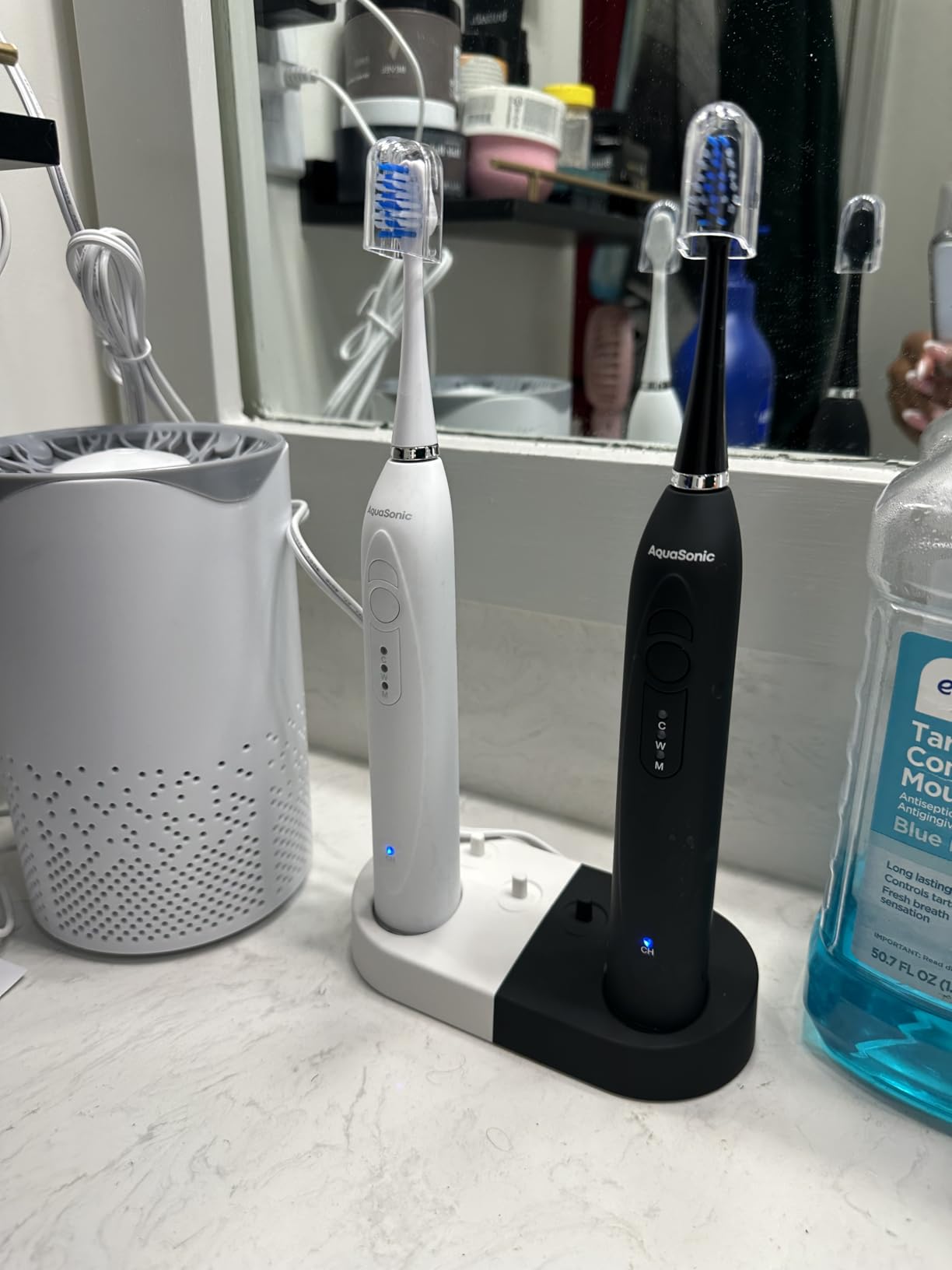 Aquasonic Duo - Dual Handle Ultra Whitening 40,000 VPM Wireless Charging Electric ToothBrushes - 3 Modes with Smart Timers - 10 Dupont Brush Heads & 2 Travel Cases Included customer photo 1