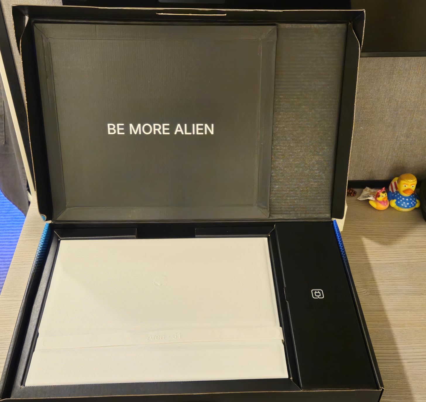 Alienware 18 Area-51 Gaming Laptop, RTX 5080, Intel Ultra 9 290HX | WQXGA 300Hz Display, NVIDIA GeForce, 32GB DDR5 RAM, 2TB NVMe SSD, Windows 11 Home, Liquid Teal, AA18250 customer photo 1