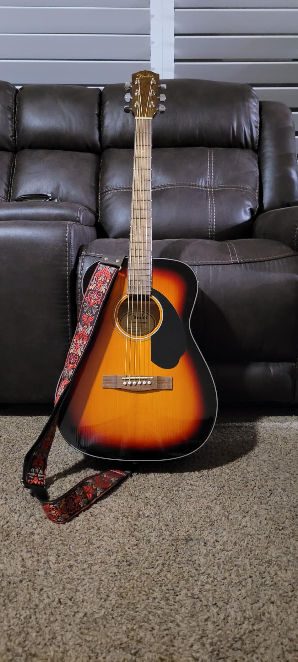Fender CN-60S Concert Nylon String Acoustic Guitar, with 2-Year Warranty, Natural customer photo 2
