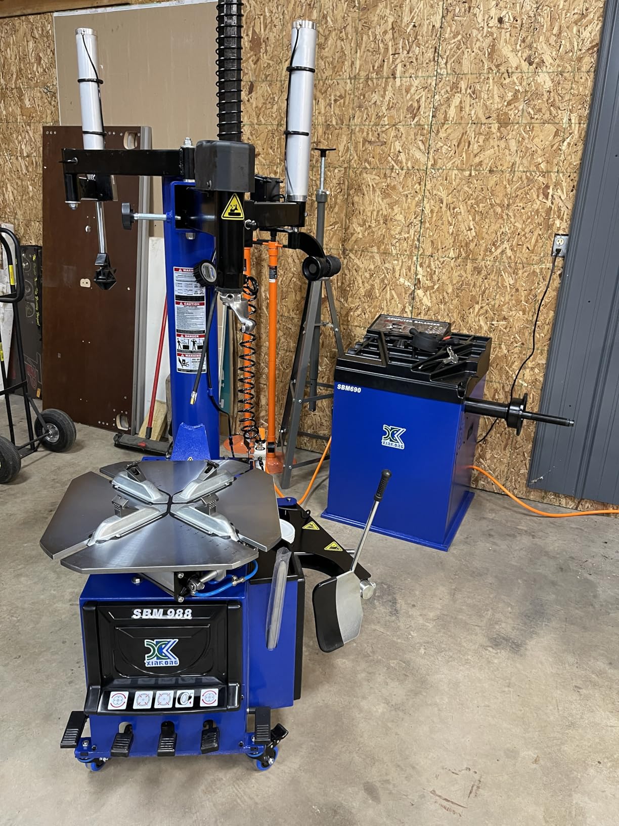 XK New Model 988 Tire Changer Tire Machine Wheel Changers Combo 690 Balancer Rim Clamp with 36 Month Part Replacements 110V customer photo 2