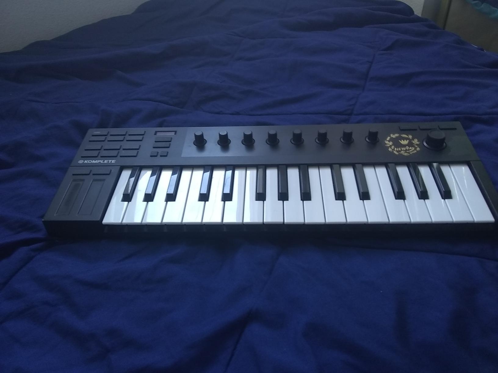 Native Instruments Komplete Kontrol M32 Controller Keyboard customer photo 1