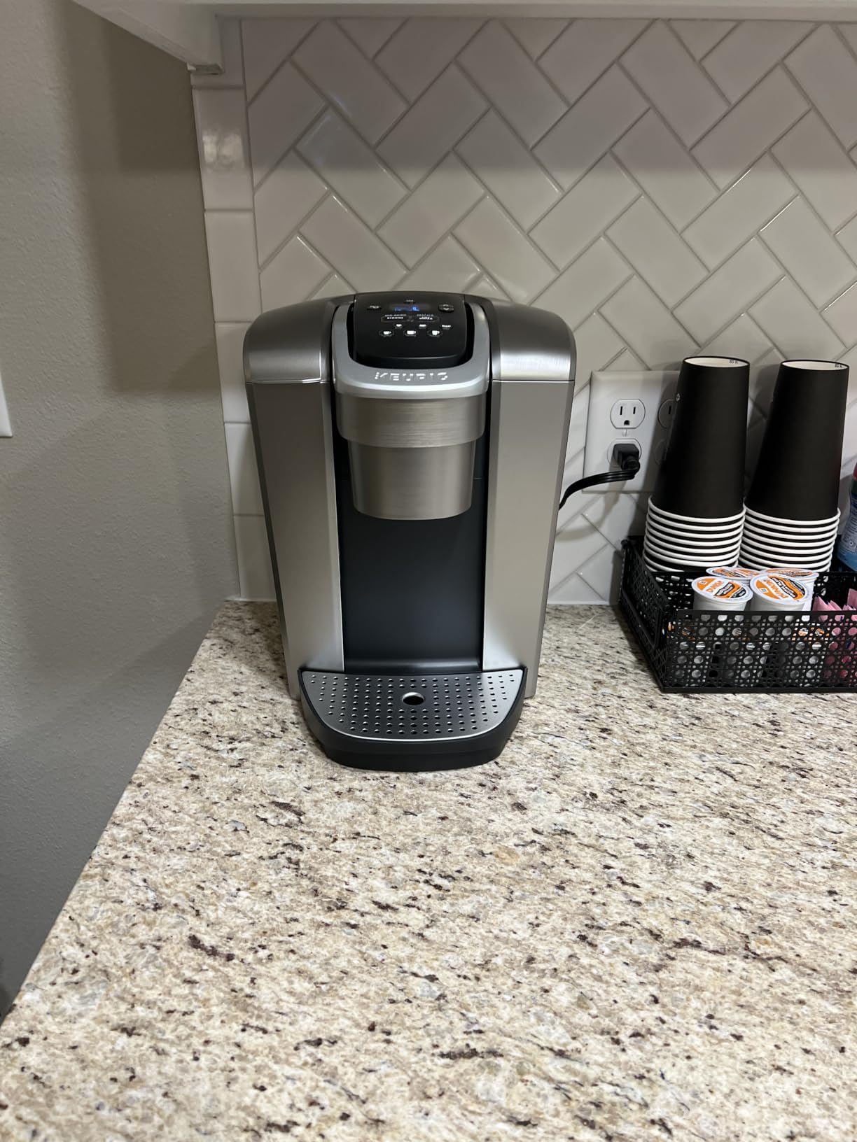 Keurig K-Elite Single Serve K-Cup Pod Coffee Maker, with Strength and Temperature Control, Iced Coffee Capability, 8 to 12oz Brew Size, Programmable, Brushed Gold customer photo 1