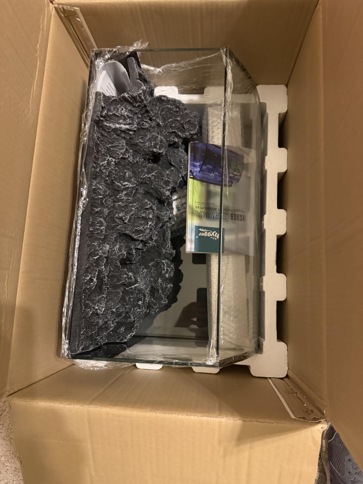 hygger Horizon 8 Gallon LED Glass Aquarium Kit for Starters with 7W Power Filter Pump, 18W Colored led Light, Wide View Curved Shape Fish Tank with Undetachable 3D Rockery Background Decor customer photo 2