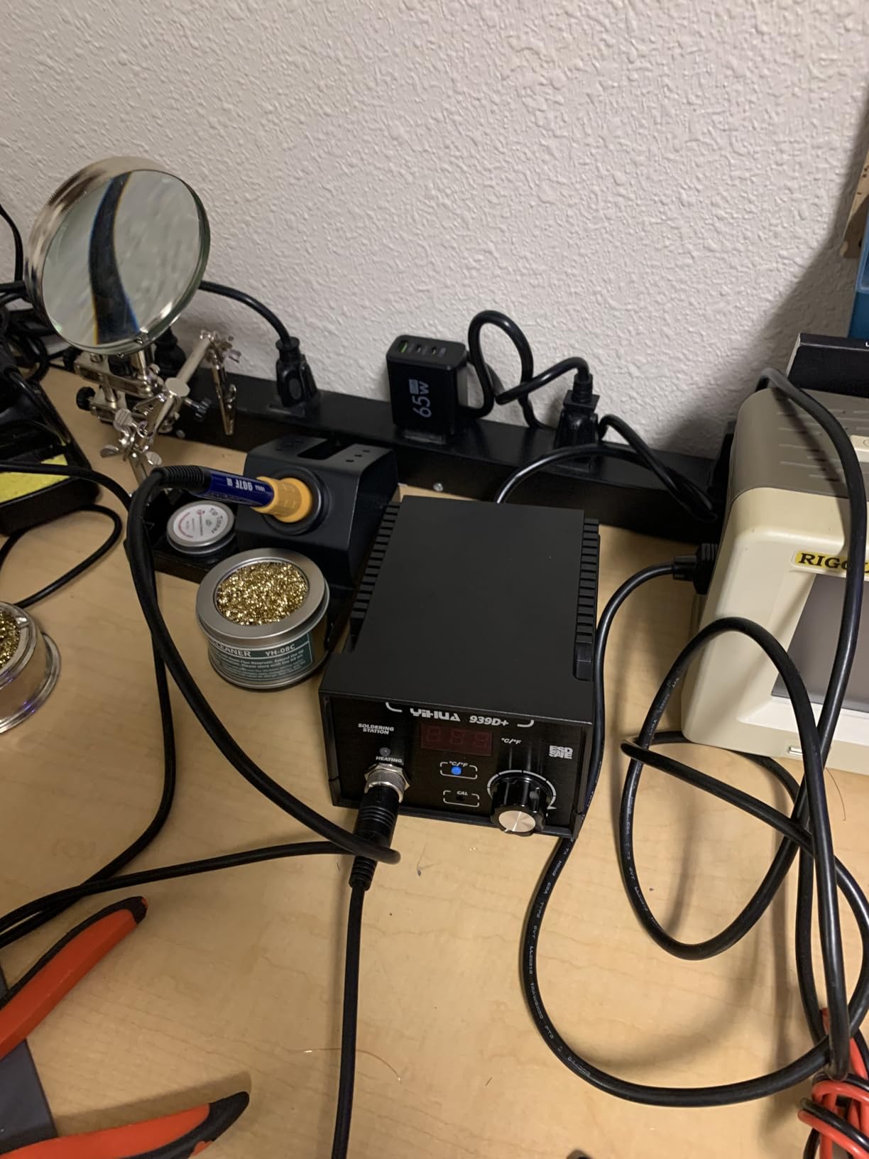 YIHUA 939D+ Digital Soldering Station, 75W Equivalent with Precision Heat Control (392F to 896F) and Built-in Transformer. ESD Safe, Lead Free with C/F display (Black) customer photo 1