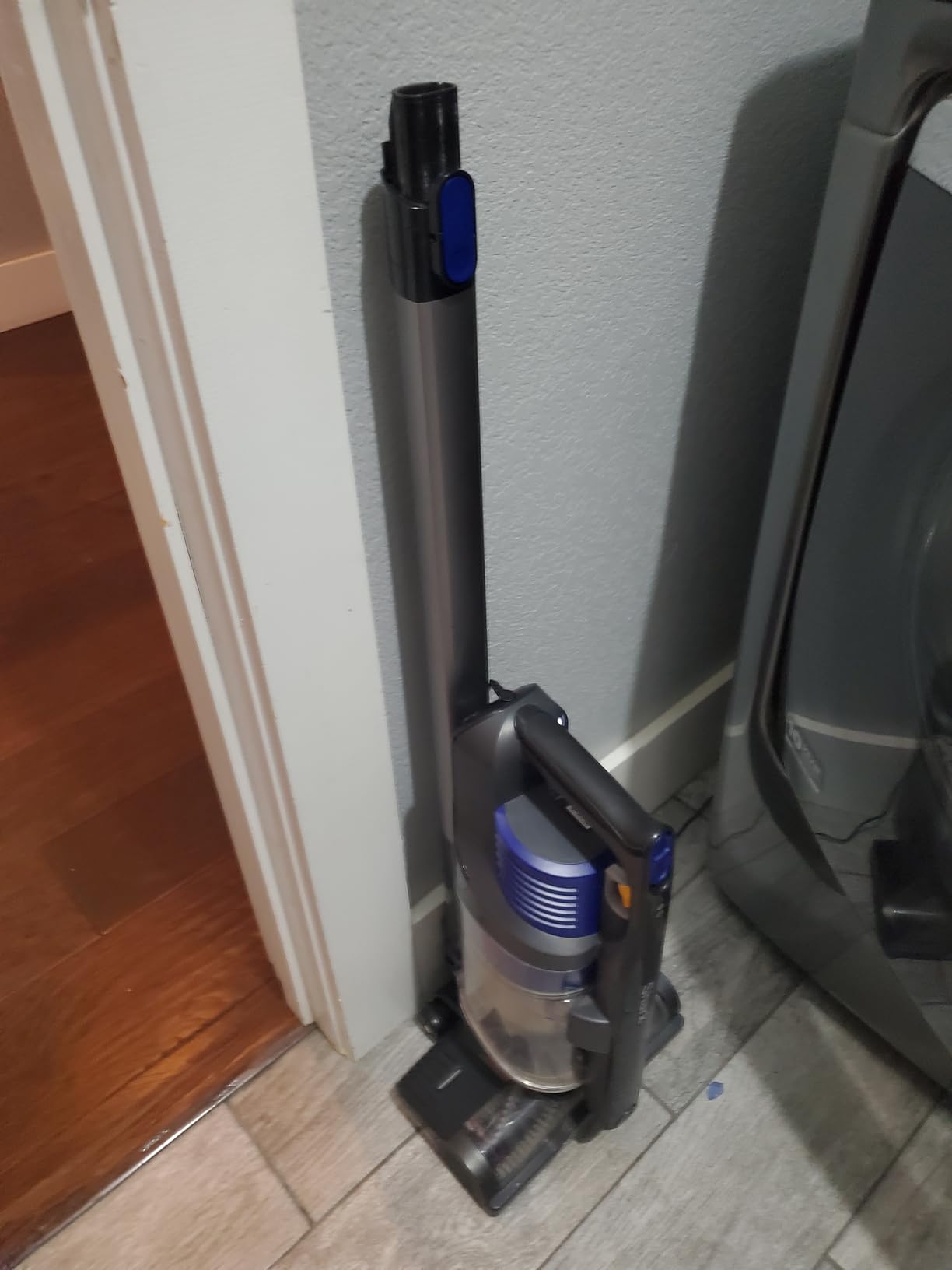 Shark Pet Cordless Stick Vacuum, Grey, IX141 | HyperVelocity Suction, XL Dust Cup, LED Headlights, Removeable Handheld, Crevice & Pet Tool, 40-Min Runtime, Lightweight customer photo 1