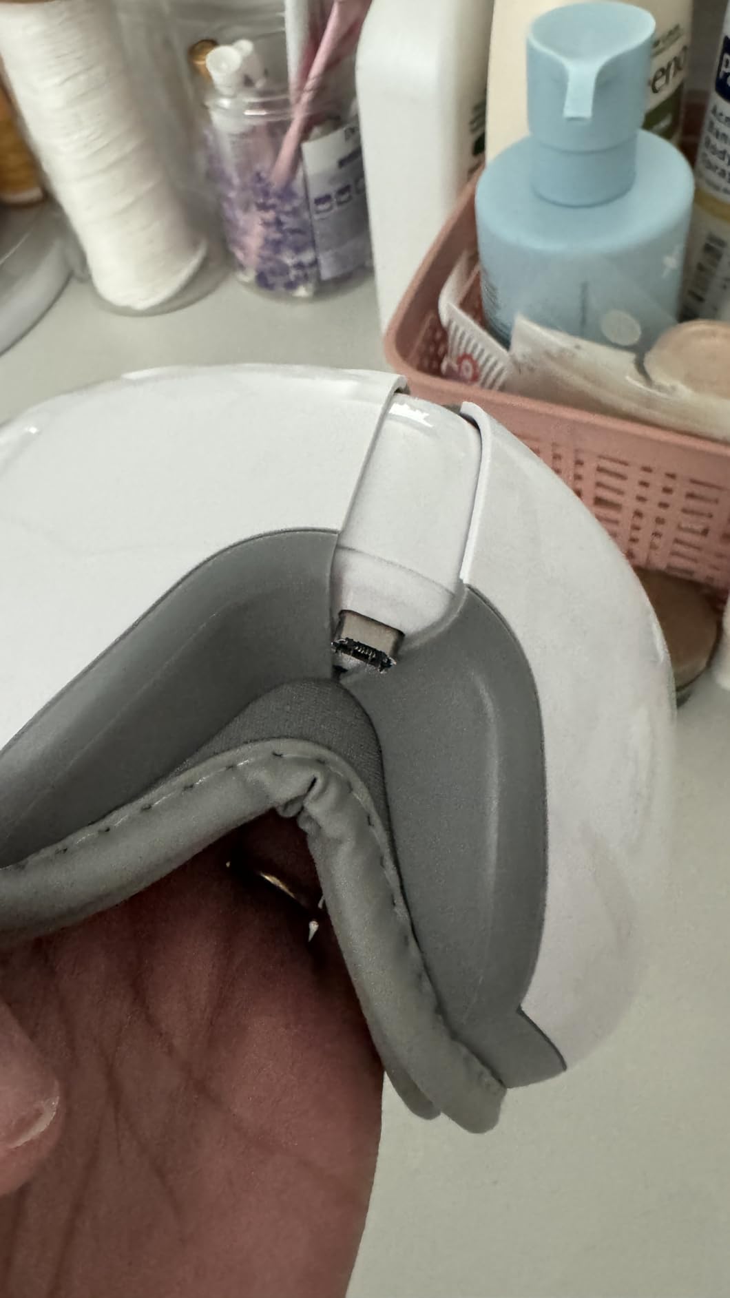 RENPHO Eyeris 1 Eye Massager with Heat, Heated Massage Eye Mask | Vibration Massage for Head Tension, Eye Strain, Dry Eyes & Dark Circles, FSA Eligible HSA, White customer photo 2