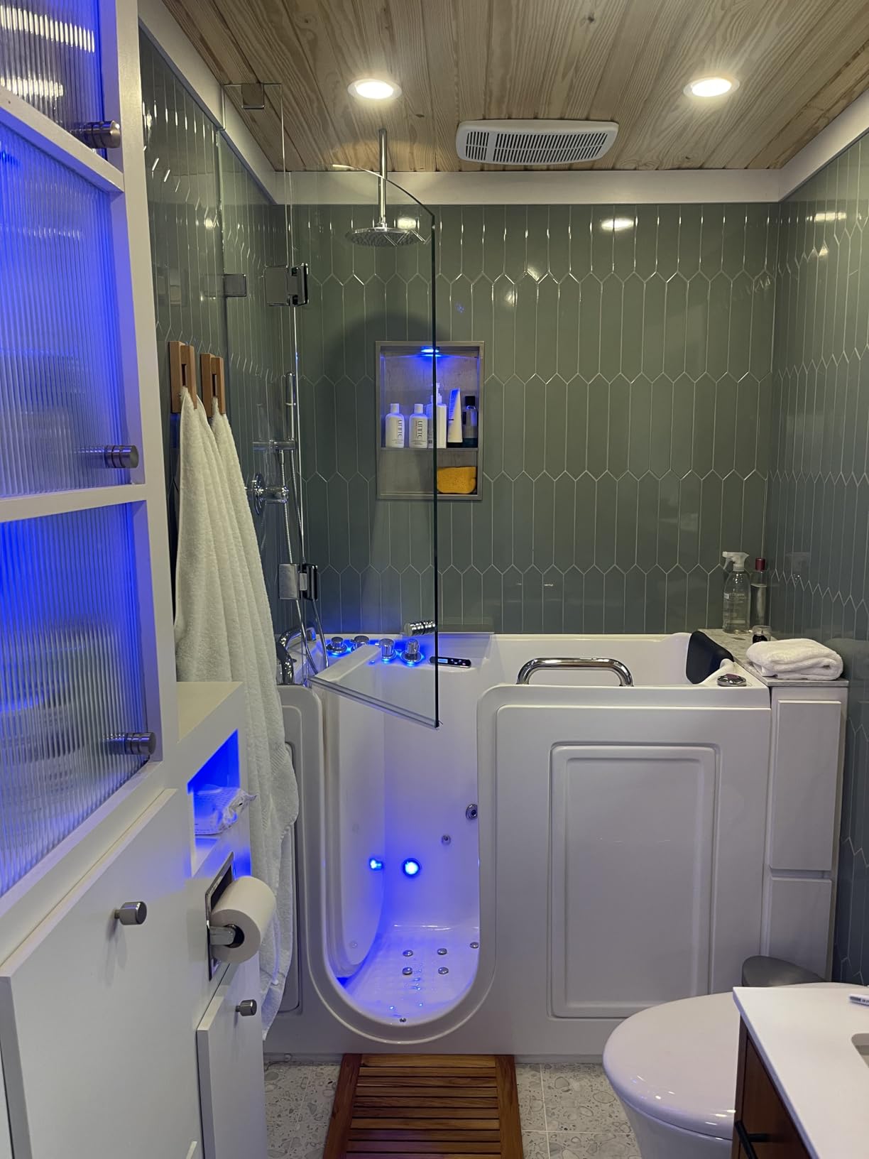 ANZZI Walk In Tub, 27 X 53 In, Right Drain, 12 Whirlpool & 18 Air Jets | Soothing Hydrotherapy Targeted 12 And 18 Acu Stream Work, Integrated Grab Bars Slip Resistant Flooring customer photo 2