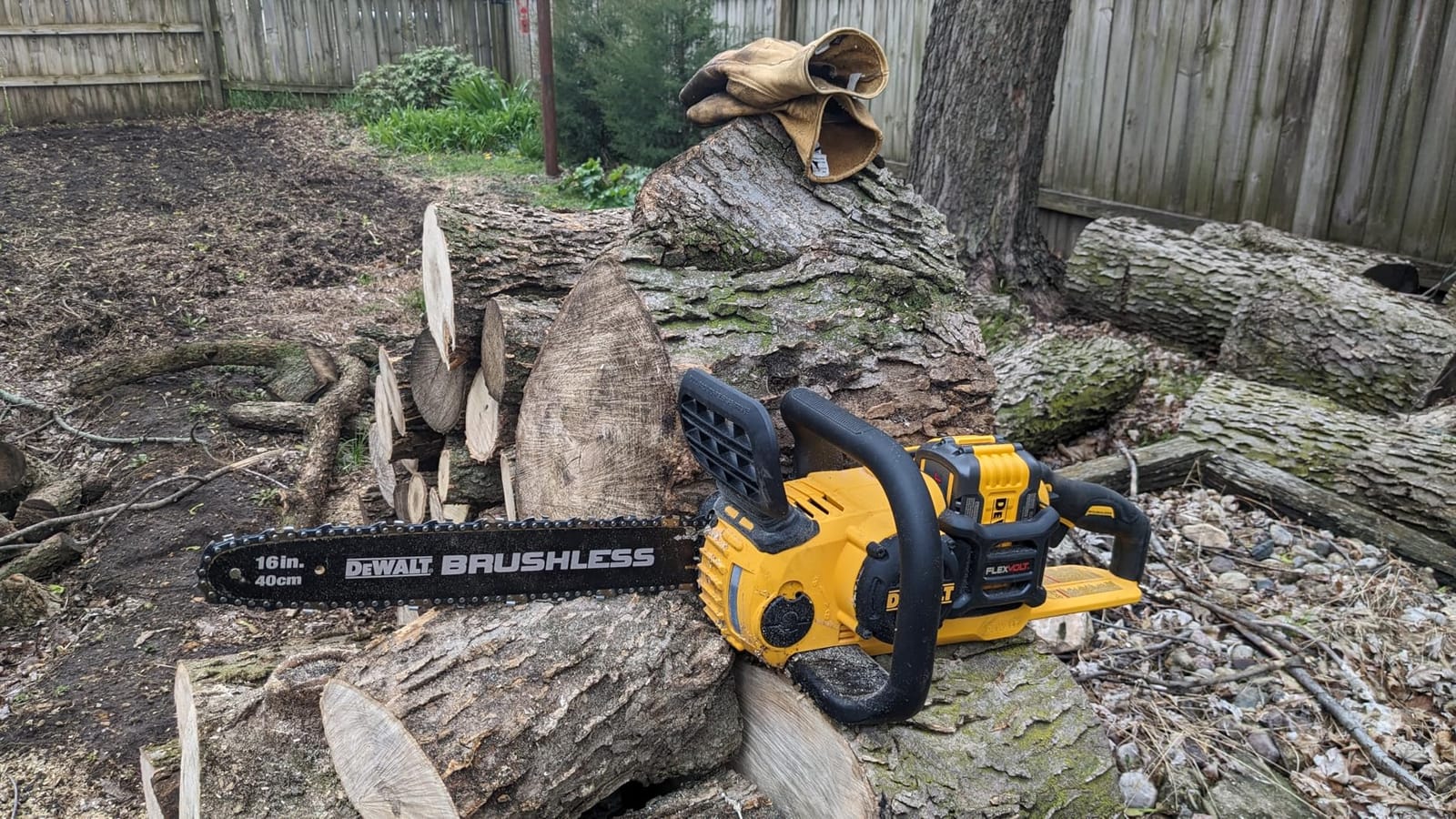 DEWALT FLEXVOLT CHAINSAW 60V 2Ah 16IN customer photo 1
