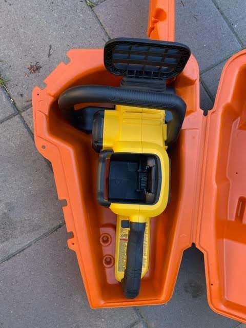 DEWALT FLEXVOLT CHAINSAW 60V 2Ah 16IN customer photo 2