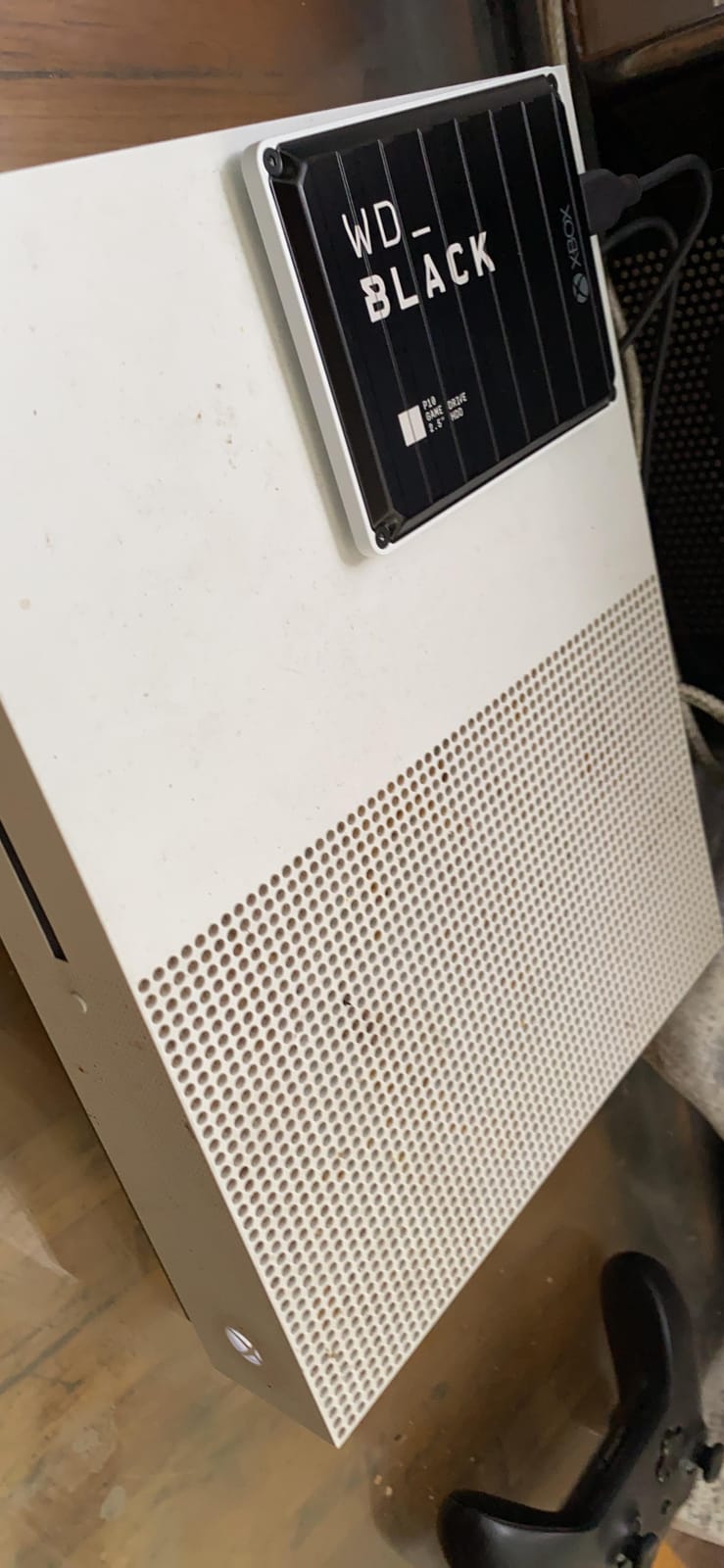 WD_BLACK 4TB P10 Game Drive, Portable External Hard Drive, Works with Playstation, Xbox, & PC - WDBA3A0040BBK-WESN customer photo 1