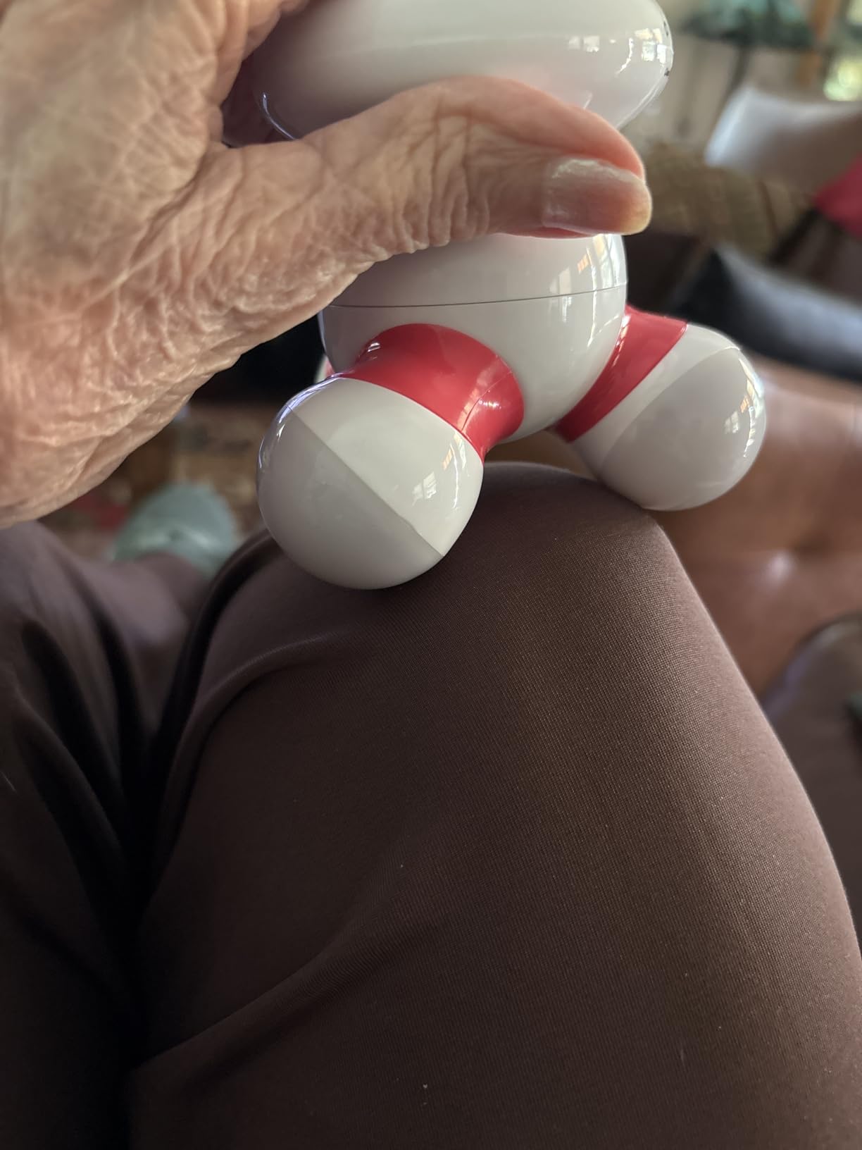 cotsoco Handheld Massager Mini Portable Vibrating Body Massager with LED Light for Hand Head Neck Back Legs Arms Pain Release, Battery Operated, Easy Hand Grip customer photo 2