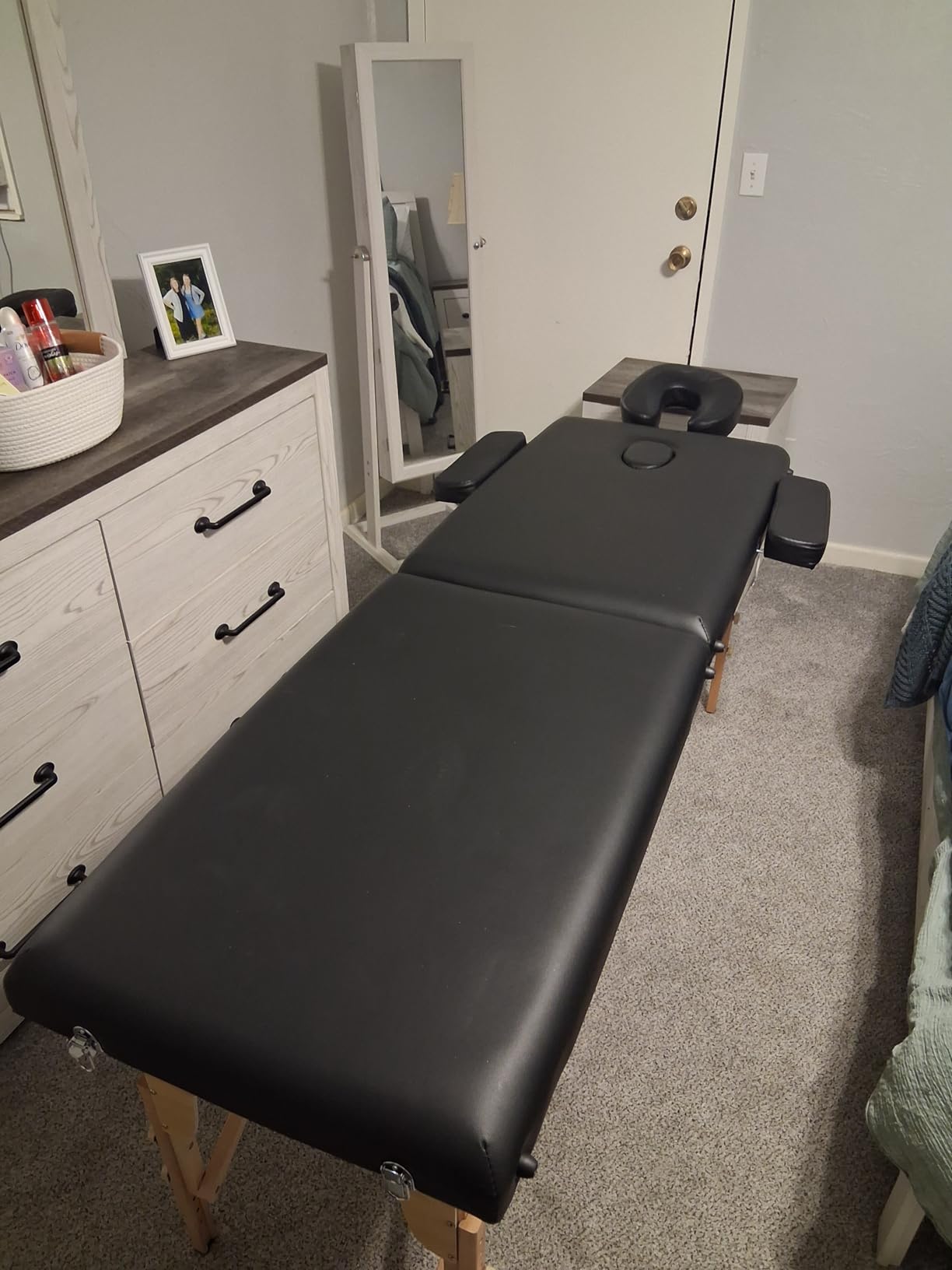 Yaheetech 84x24in Portable Massage Table Folding Adjustable Lash Bed, Black - Beechwood Legs, Foam Padding, Height Adjustable, Folds into Carry Case for Lash Spa Tattoo Facial customer photo 1