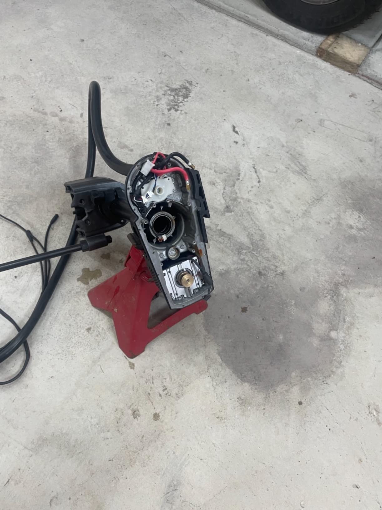 Lowrance Ghost - Freshwater Trolling Motor, Ultra Quiet, Bow Mount, 97/120 lbs Thrust with Configurable Foot Pedal customer photo 1