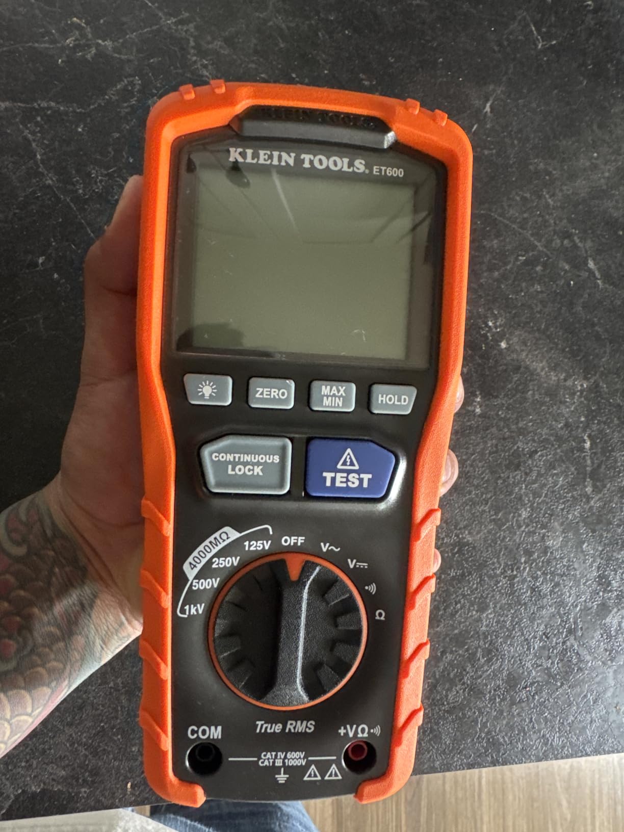 Klein Tools ET600 Multimeter, Megohmmeter Insulation Tester, 4000 Ohms Resistance, 125V/250V/500V/1000V, Auto-Ranging TRMS Multimeter customer photo 1