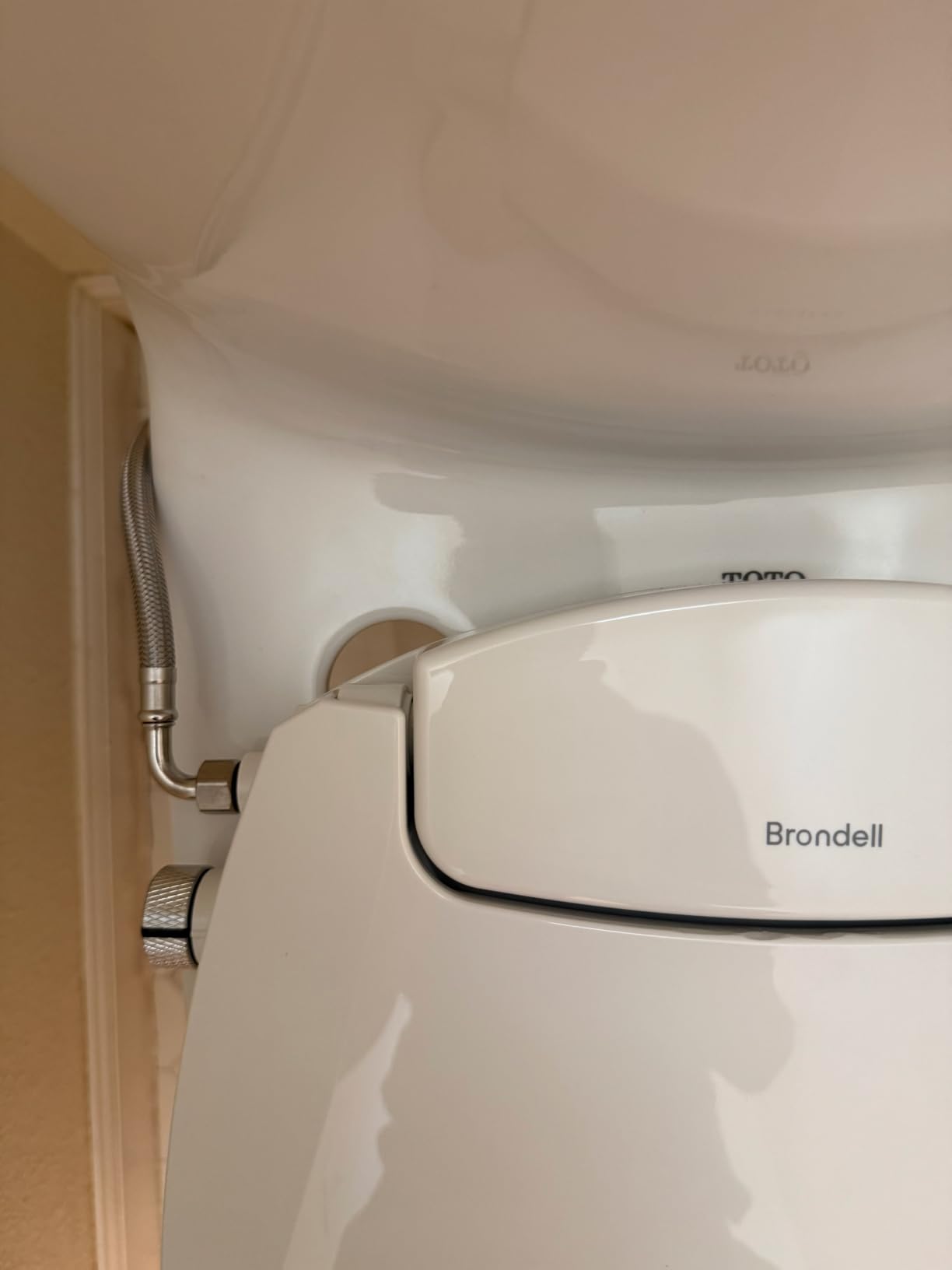 Brondell Bidet Toilet Seat Non-Electric Swash Ecoseat, Fits Elongated Toilets, White - Dual Nozzle System, Ambient Water Temperature - Bidet with Easy Installation customer photo 1