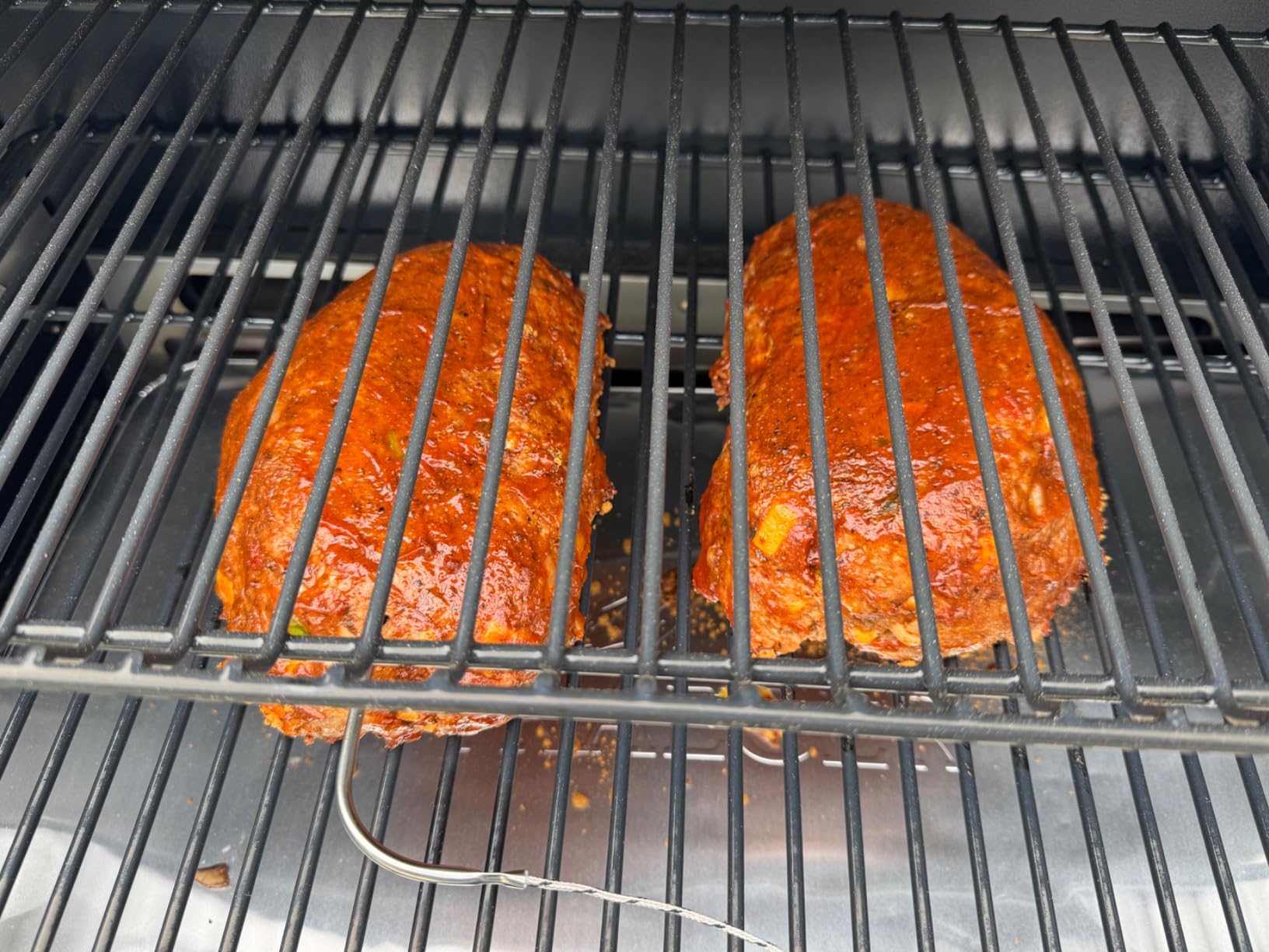 Traeger Ironwood 885 Wood Pellet Grill and Smoker, WiFi Pellet Smoker Grill with Super Smoke Mode, D2 Controller, Large 885 sq. in. Cooking Area, Outdoor BBQ Electric Pellet Smoker, TFB89BLFC customer photo 2