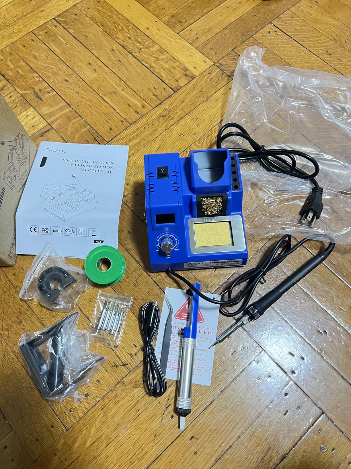 TOAUTO DS90 Soldering Station - F & C Dual Digital Display Soldering Iron Station Kit, 90W Soldering Iron, 302F-842F Temperature, Anti-Static & Grounding Wire, Auto Standby & Sleep, 5 Solder Tips, Blue customer photo 1