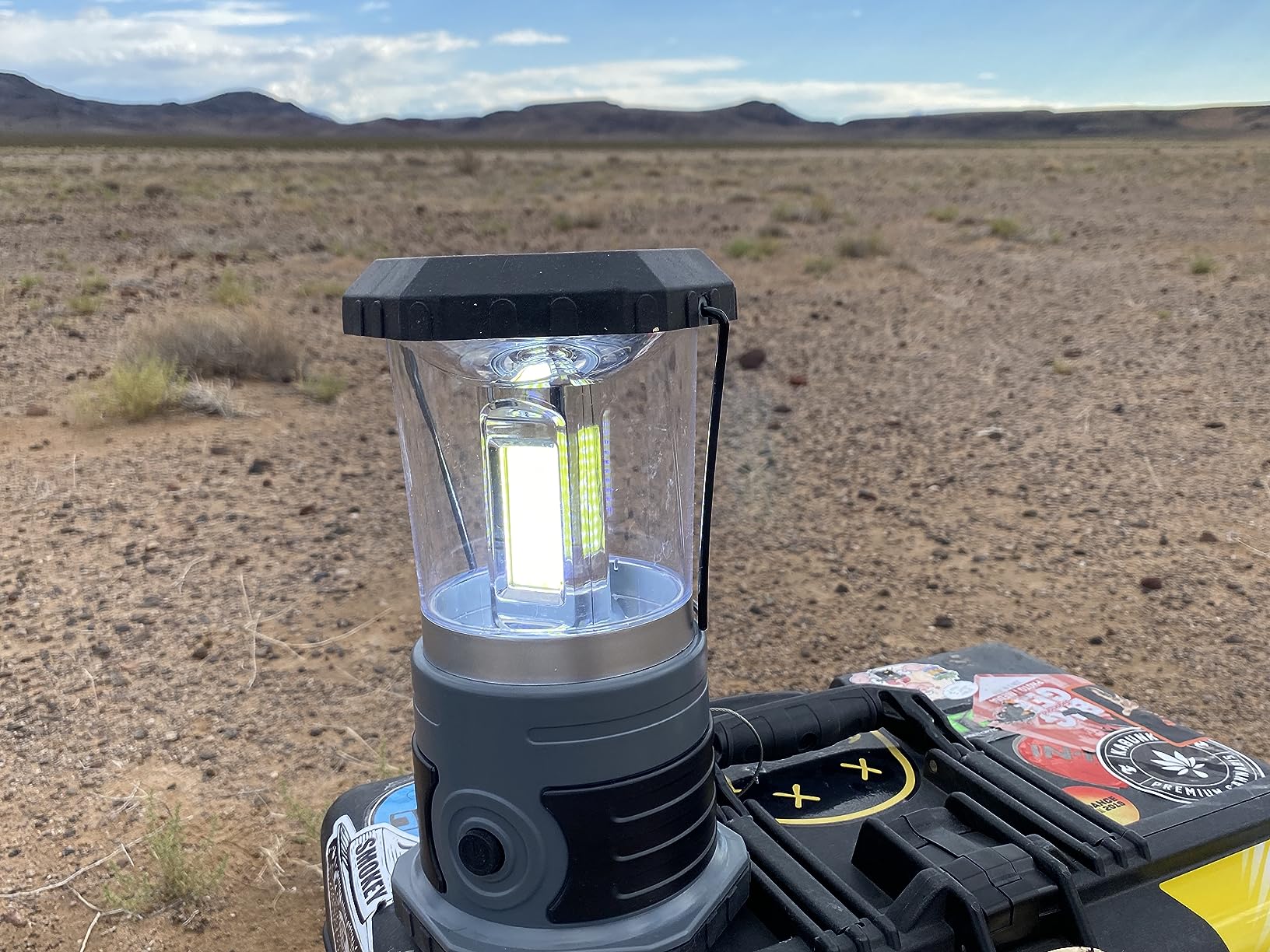 innofox LED Camping Lantern, 1500 LM Lanterns for Power Outages with 4 D Batteries Included, Battery Powered Lantern Flashlight with 4 Light Modes, Weatherproof Tent Light for Storms and Hurricanes customer photo 2
