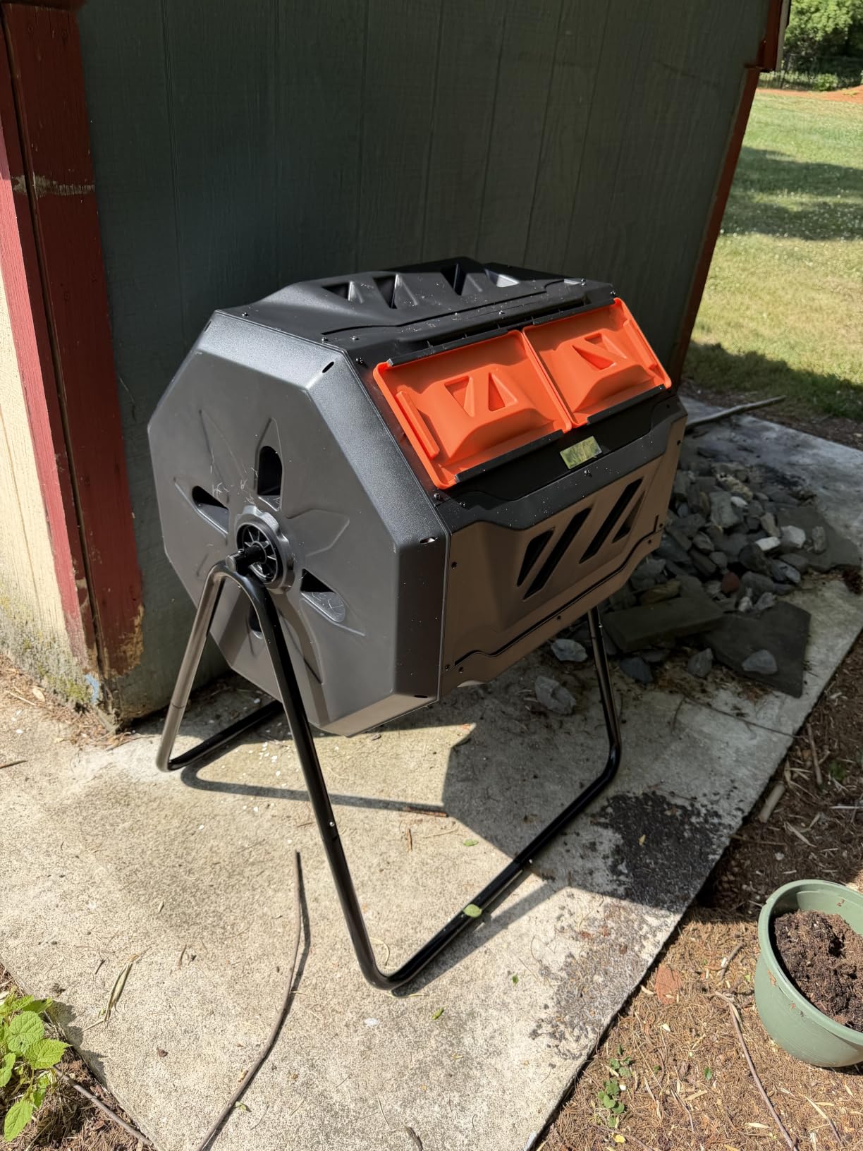 VIVOSUN Outdoor Tumbling Composter Dual Rotating Batch Compost Bin, 43 Gallon Black Door customer photo 1