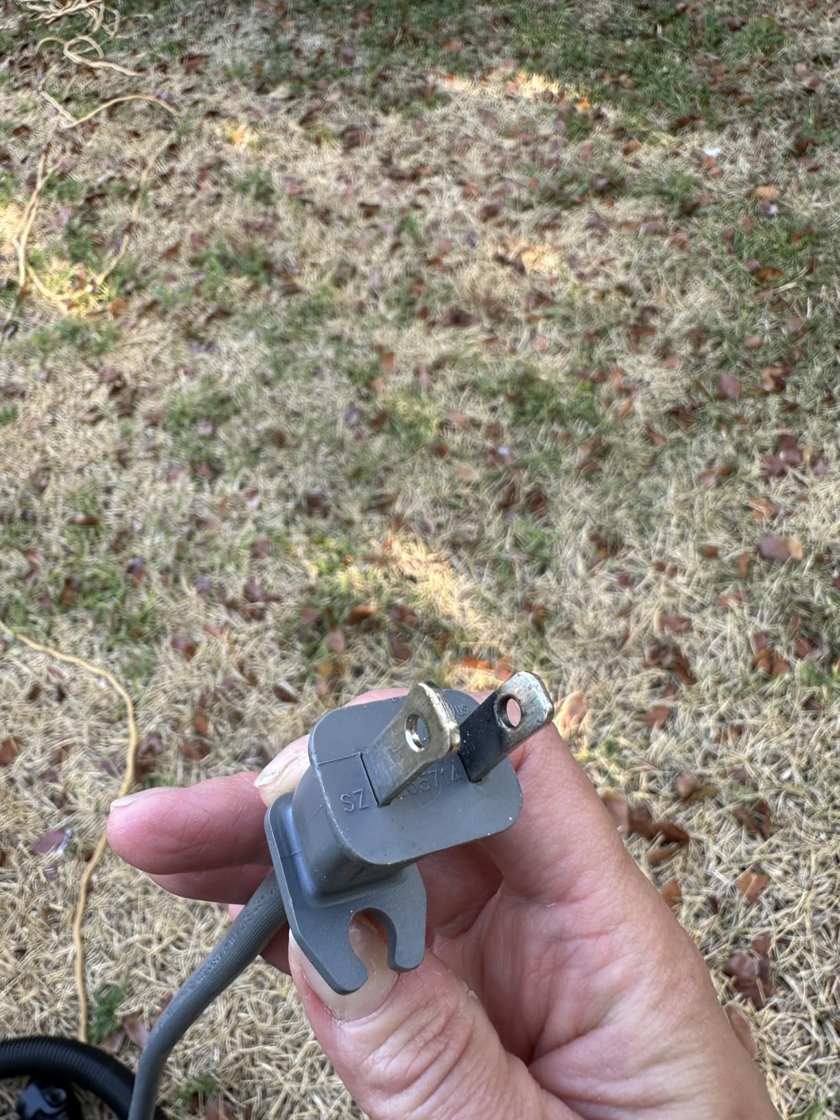 Sanitaire Professional Compact Canister Vacuum Cleaner, SL3681A customer photo 2