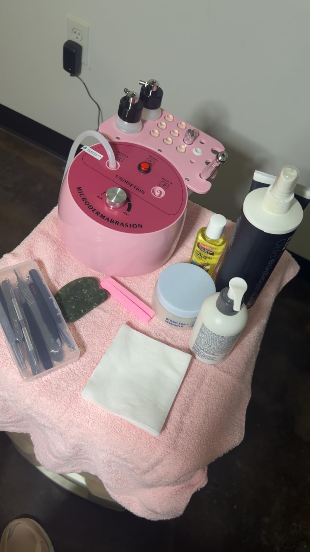 UNOISETION Diamond Microdermabrasion Machine Professional, 3 in 1 Dermabrasion Facial Peeling Skin Care Device customer photo 1