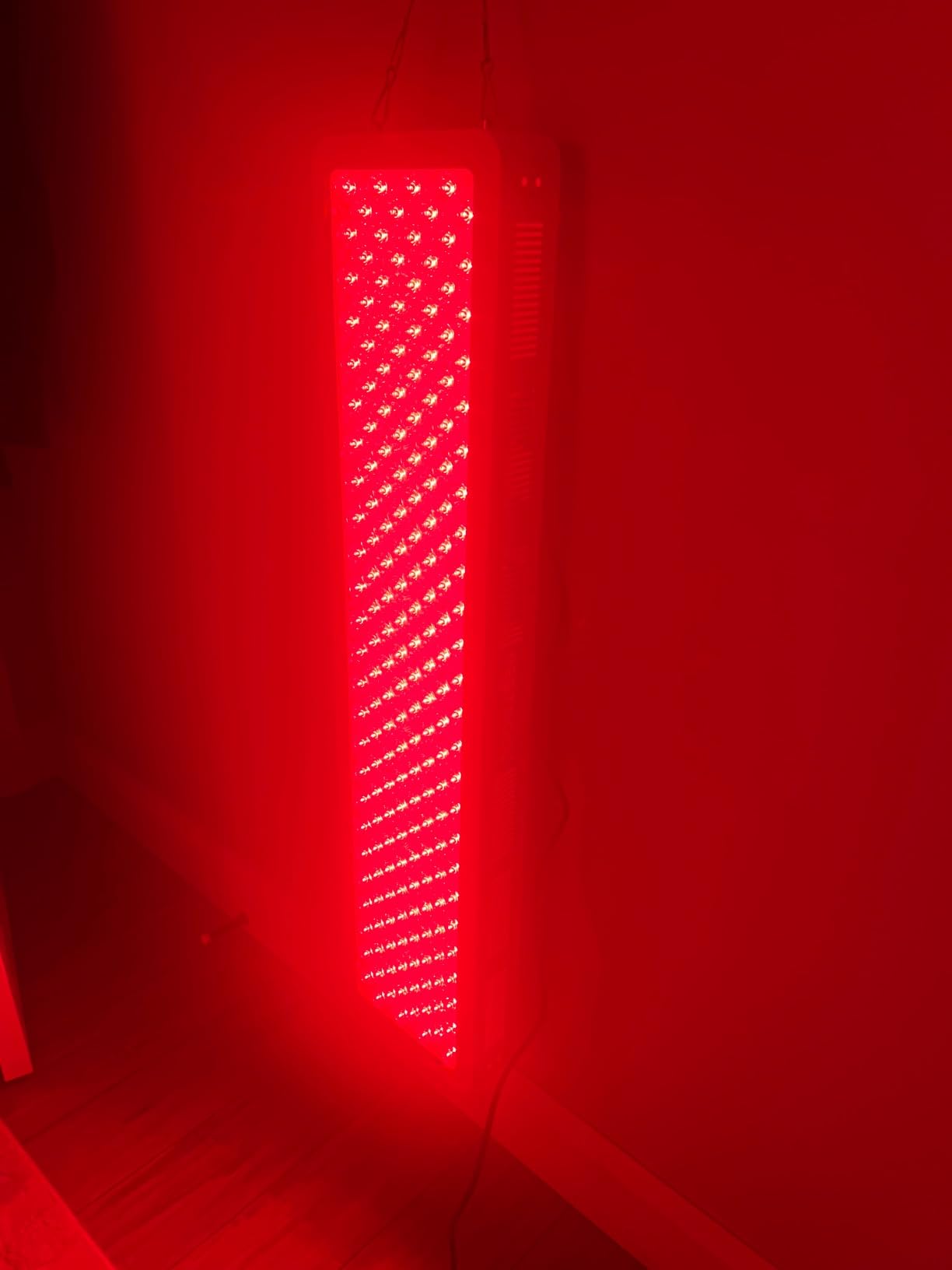 BestQool Red Light Therapy Panel, 4 Wavelengths 200 LEDs Full Body, 330W | 630-940nm Red and Infrared Light Therapy, Elite Grade Dual Chip High Power Red Light Lamp at Home, Modular Design customer photo 2