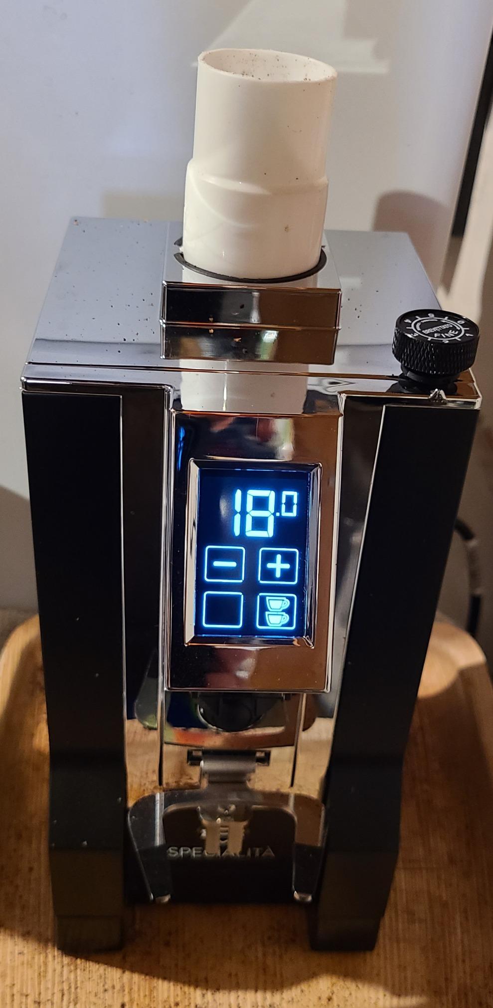 Eureka Mignon Specialita Espresso Grinder | Sound-Insulated | Stepless 55mm Burrs | Touchscreen | White customer photo 2