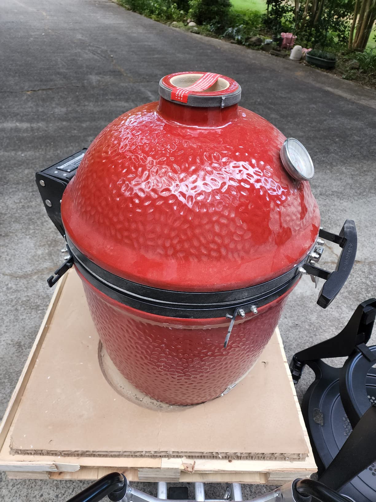 Kamado Joe Classic Joe Series III 18-inch Charcoal Grill and Smoker, Red, with Cart, Side Shelves, Grill Gripper, and Ash Tool, 3 Tier Cooking System, Stainless Steel Cooking Grates, Model KJ15040921 customer photo 2