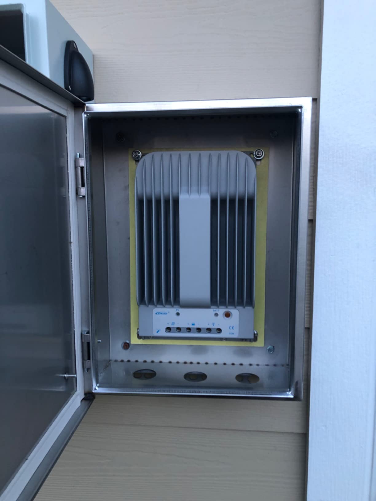EPEVER 40A MPPT Solar Charge Controller 12V/24V Auto Working Max.PV 150V Solar Panel Charge Regulator Tracer BN Series Negative Ground Solar Controller customer photo 1