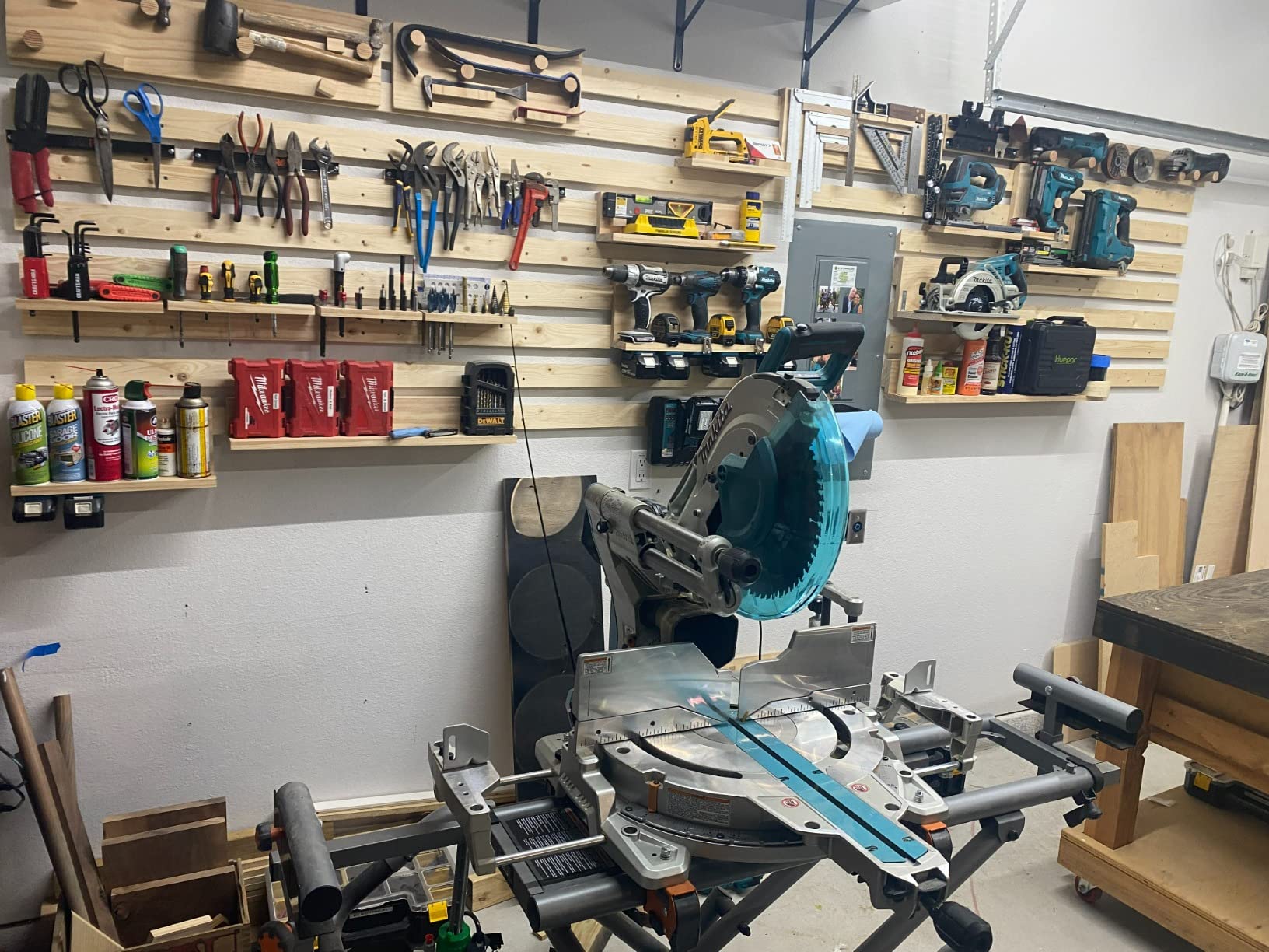 Makita DUB185Z Cordless Handheld Leaf Blower Powered by 18V LXT Li-Ion Battery customer photo 2