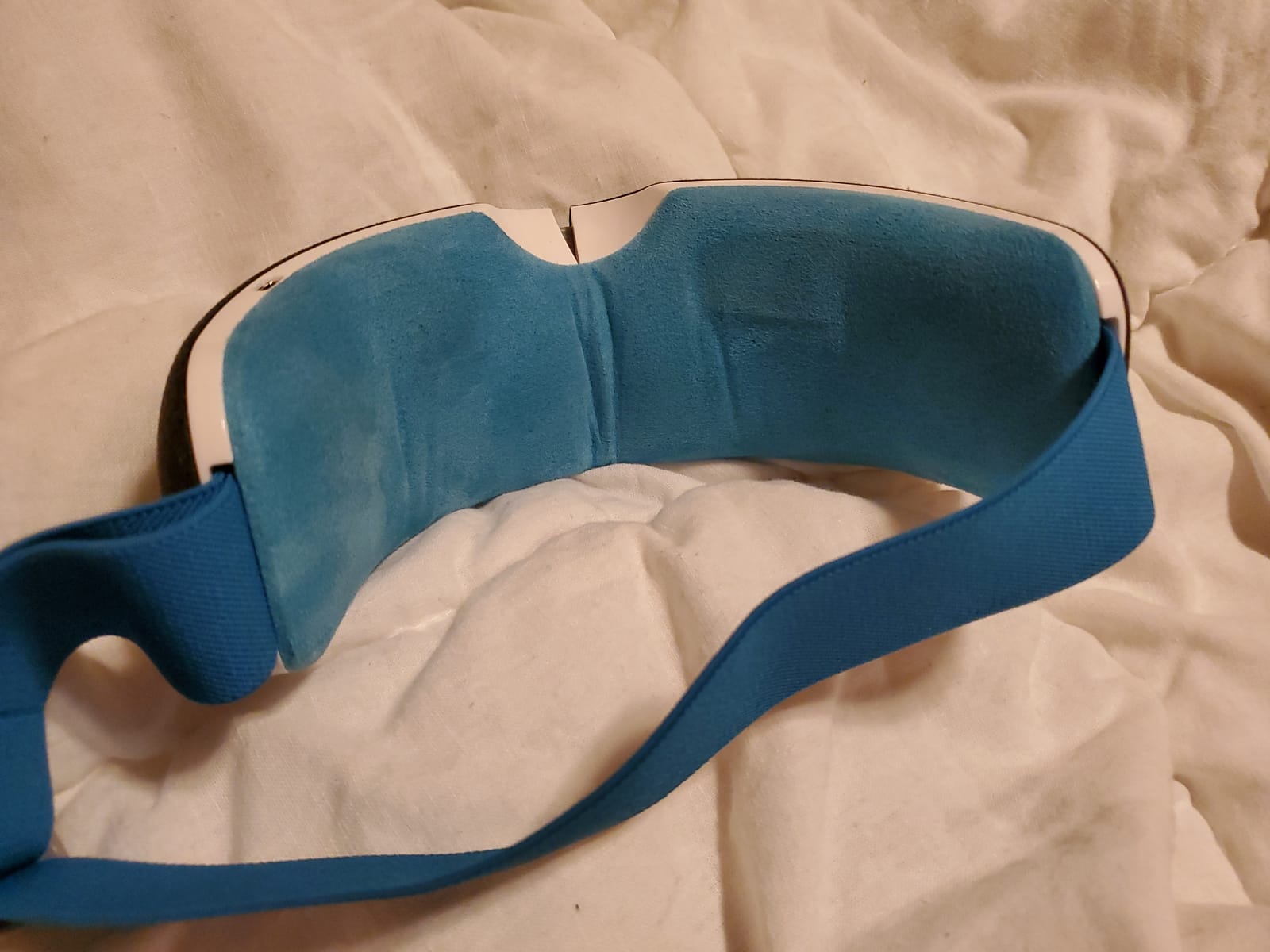 LifePro Oculax Portable Eye Massager with Heat and Vibration | 4 Soothing Modes - Compression Massage to Reduce Puffy & Dry Eyes - Rechargeable Heated Migraine Mask with Bluetooth Music customer photo 1