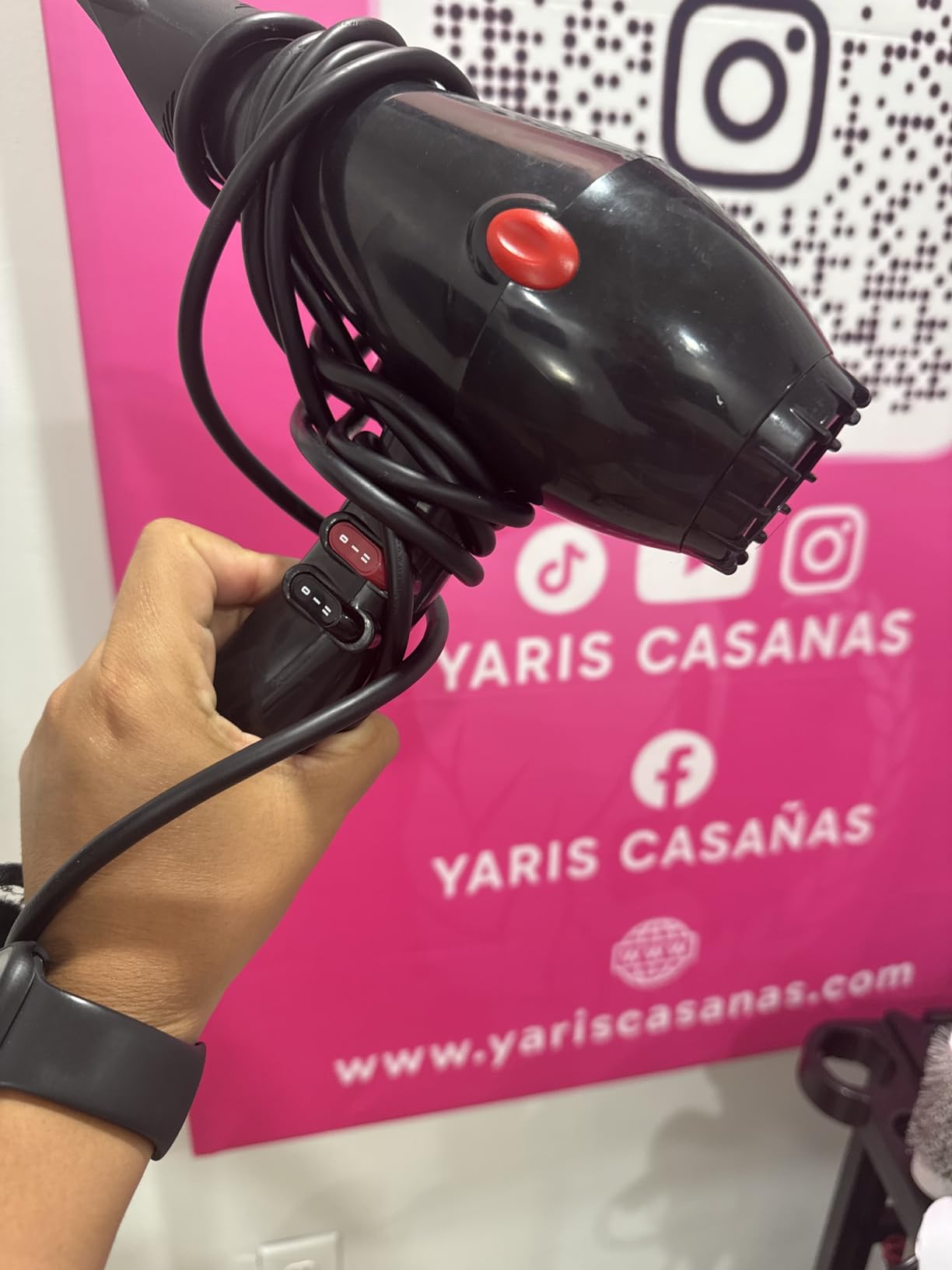 JOHN Hair Blow Dryer,Professional Salon Ionic 2200W,Blast Turbo 6900,Black | Salon Look Everyday | Fast Drying | More Shiny Less Frizz | 12 Month Warranty customer photo 1