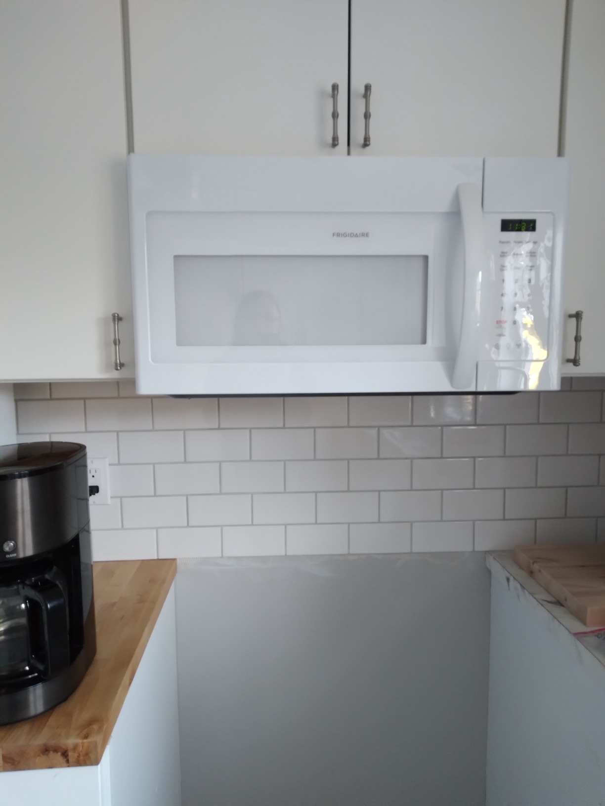 Frigidaire FFMV1846VW 30