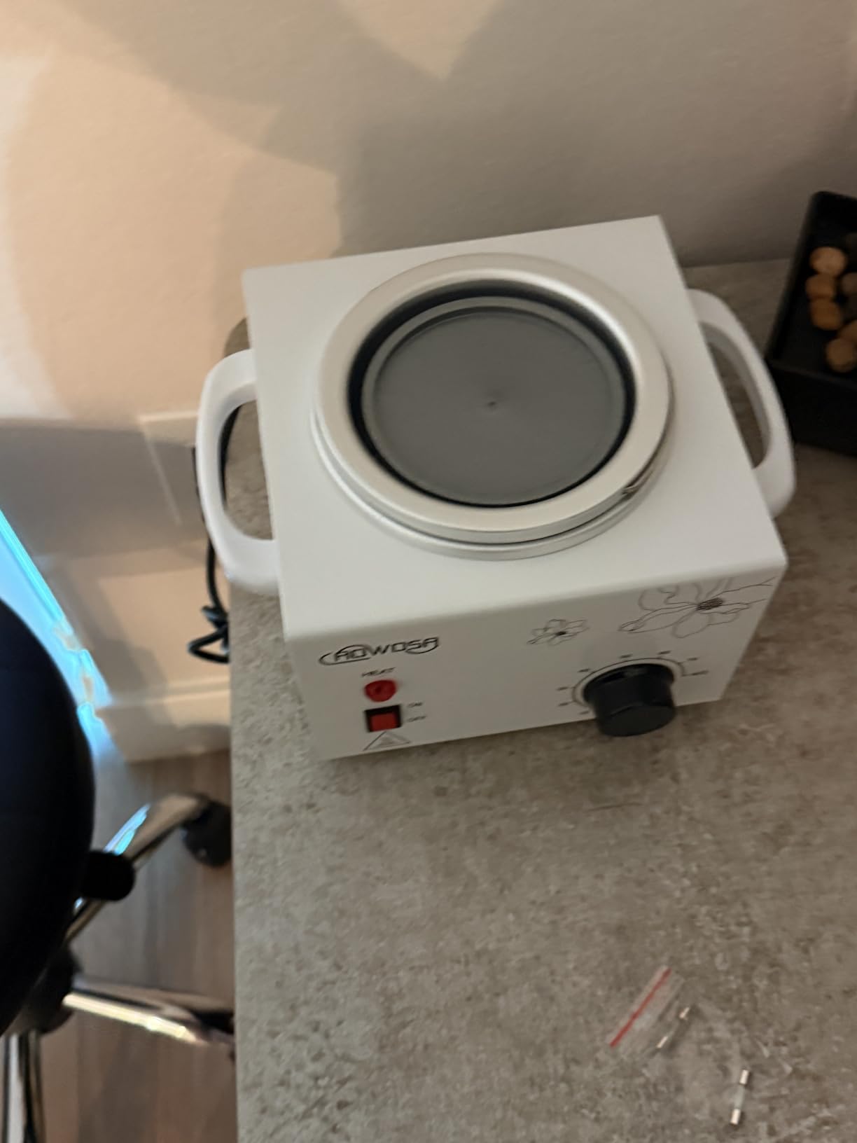 Single Wax Warmer Professional Electric Wax Heater Machine for Hair Removal, Large Waxing Pot Paraffin Facial Skin Body SPA Salon Equipment with Adjustable Temperature Set customer photo 1