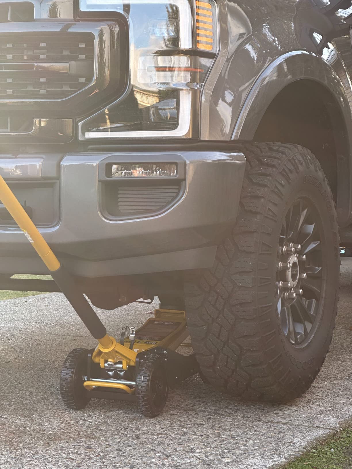 Cat 3 Ton Big Wheel Off Road Hybrid Jack, Vehicle Lift for Trucks, SUVs, ATVs Offroad Vehicles - 240330 customer photo 2