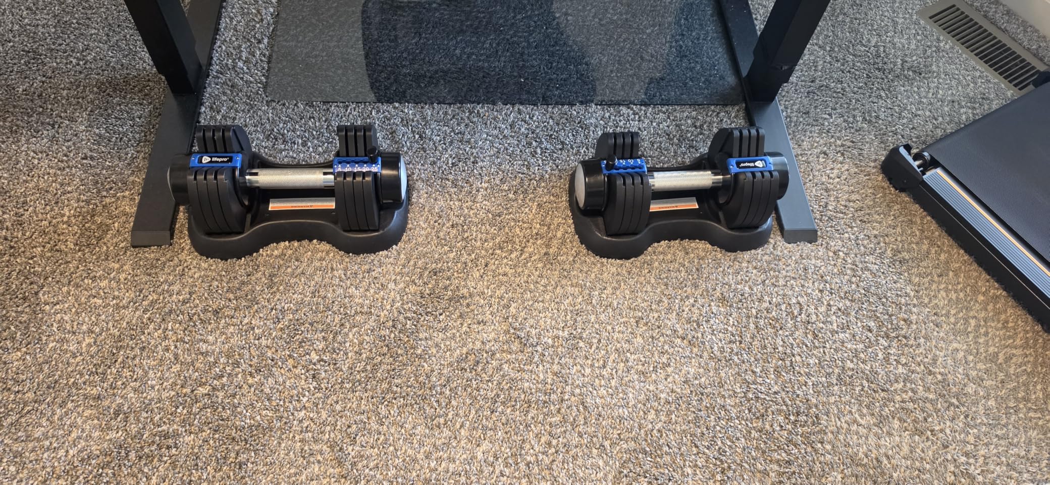 LifePro Adjustable Dumbbells Set - Quick-Adjust Space-Saving Weights with Anti-Slip Handle for Home Gym Strength Training customer photo 2