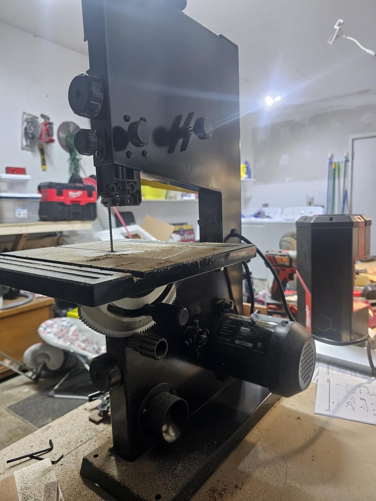 WOODSKIL 9-Inch Band Saw, 3-Amp Benchtop Bandsaw, 2500 FPM Blade Speed, 3-1/2-Inch Cutting Depth, 9-Inch Cutting Width customer photo 2