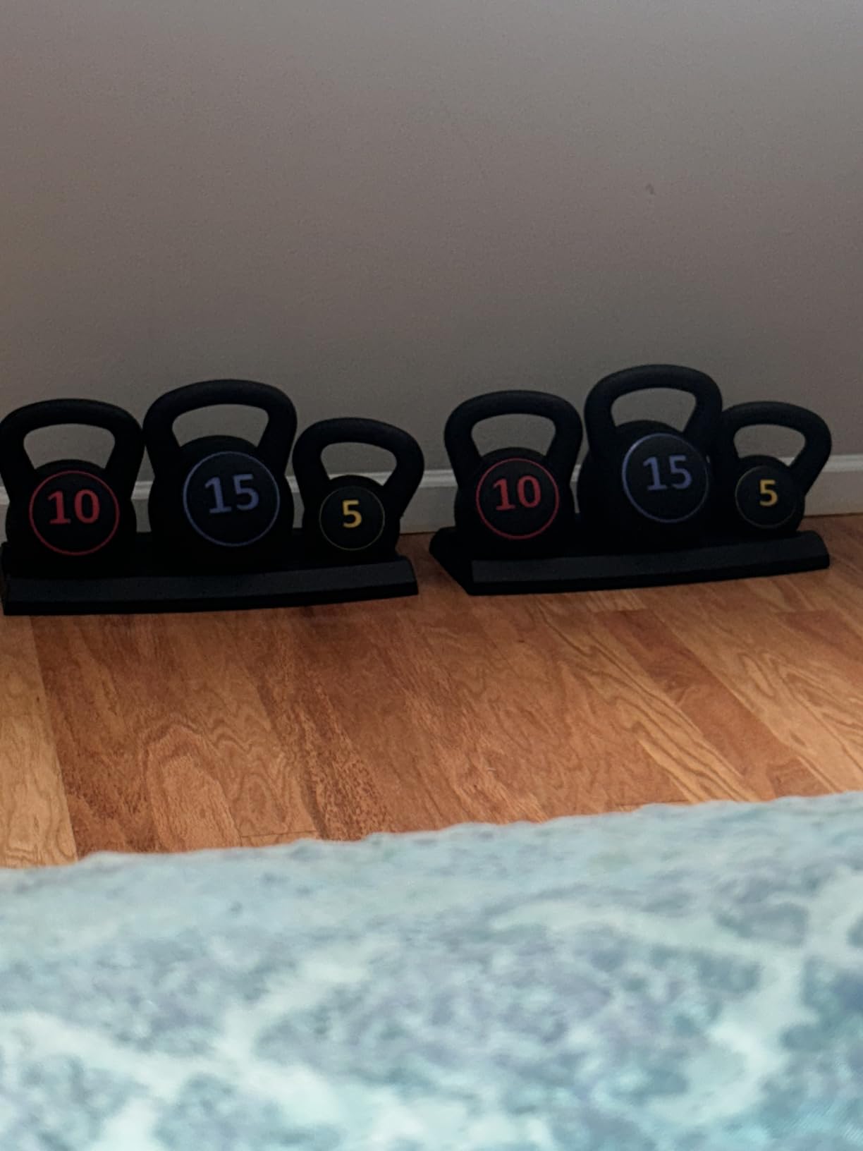 F2C 3-Piece Kettlebell Set with Storage Rack 5lb, 10lb, 15lb Weights HDPE Coated Concrete Kettlebells Core Training for Home Gym Exercise Fitness customer photo 1