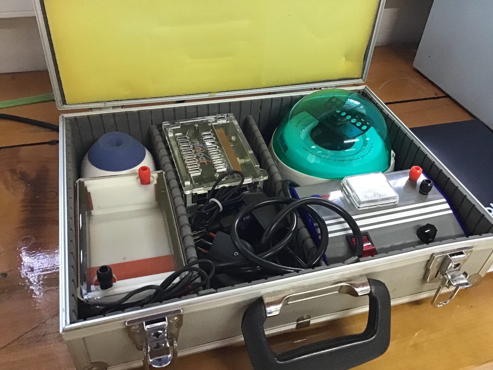 ONiLAB Scientific Mini Centrifuge 7000RPM,2680 x g RCF, Lab Benchtop Centrifuge with 2 Rotors for 8 x 0.2/0.5/1.5/2.0ml and 0.2mL×32 PCR Strips, Low Noise≤45dB, 100-240V,Green lid(ONLY for MICROTUBES) customer photo 1